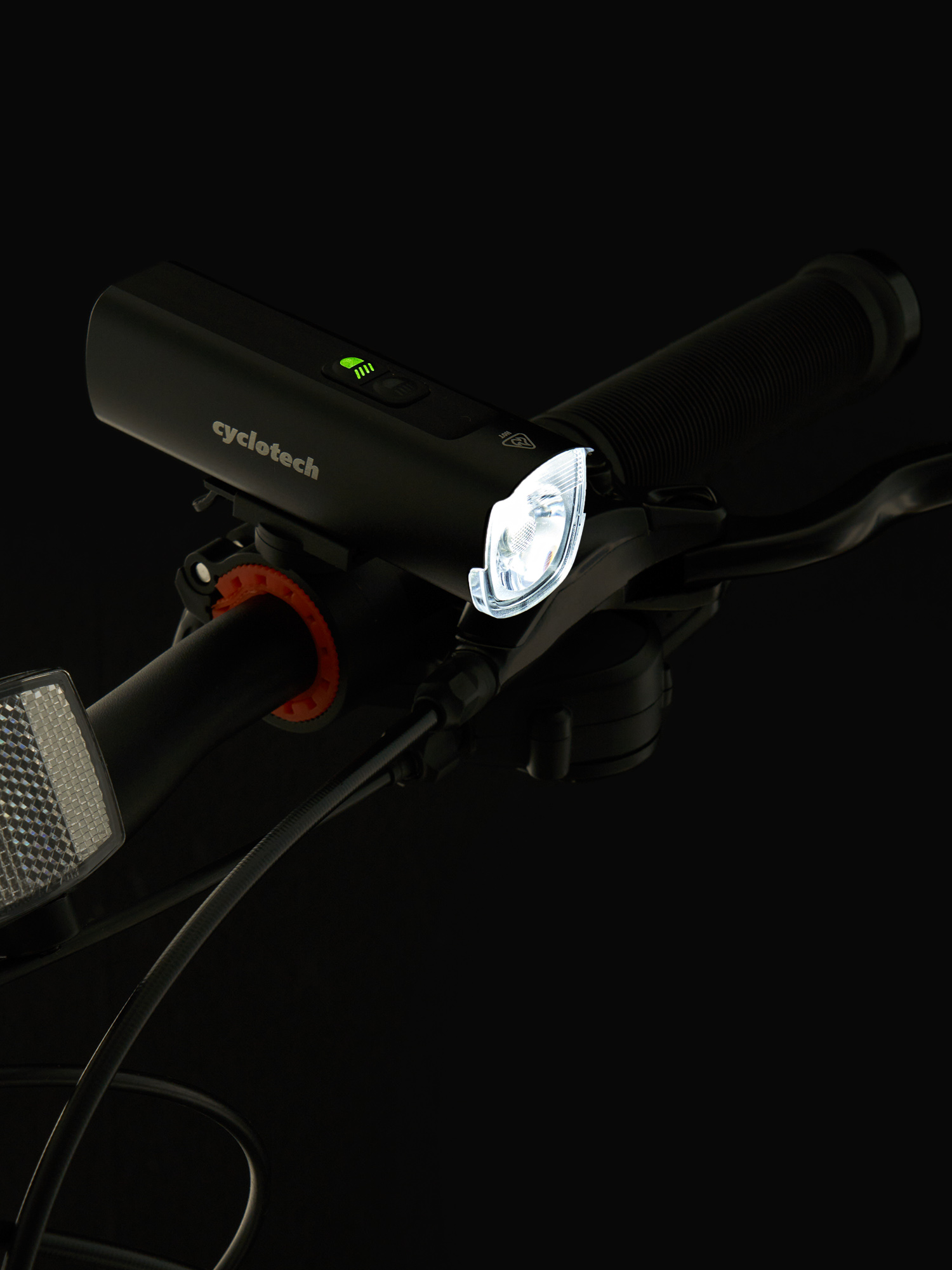 фото Фонарь велосипедный передний cyclotech ql-900 r, черный
