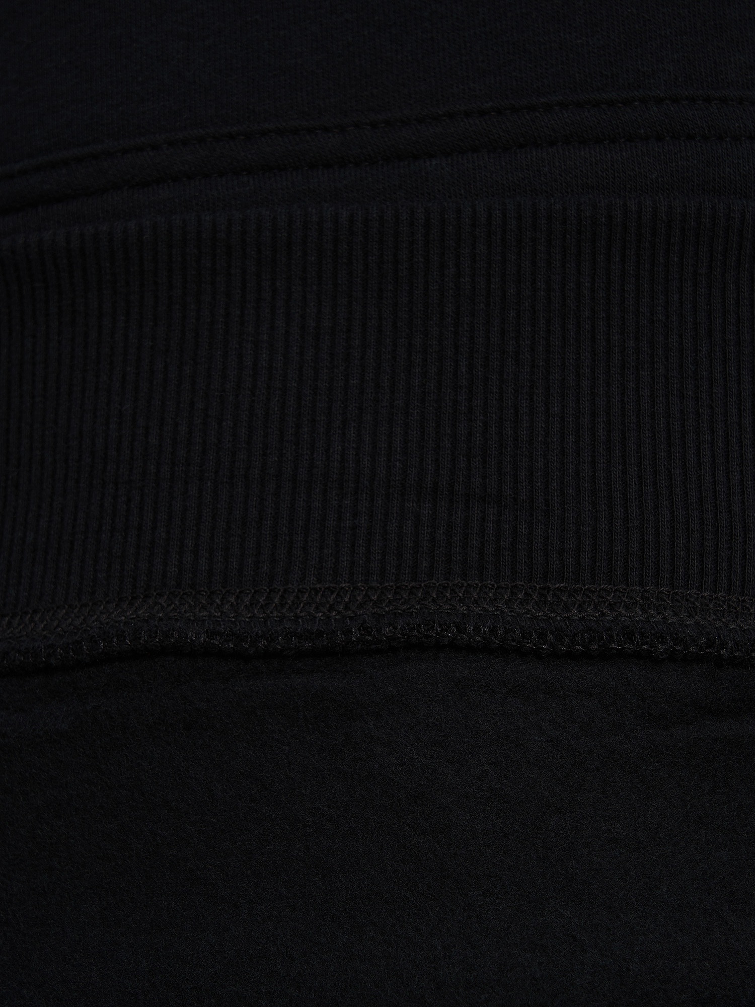 фото Худи мужское mountain hardwear logo, черный