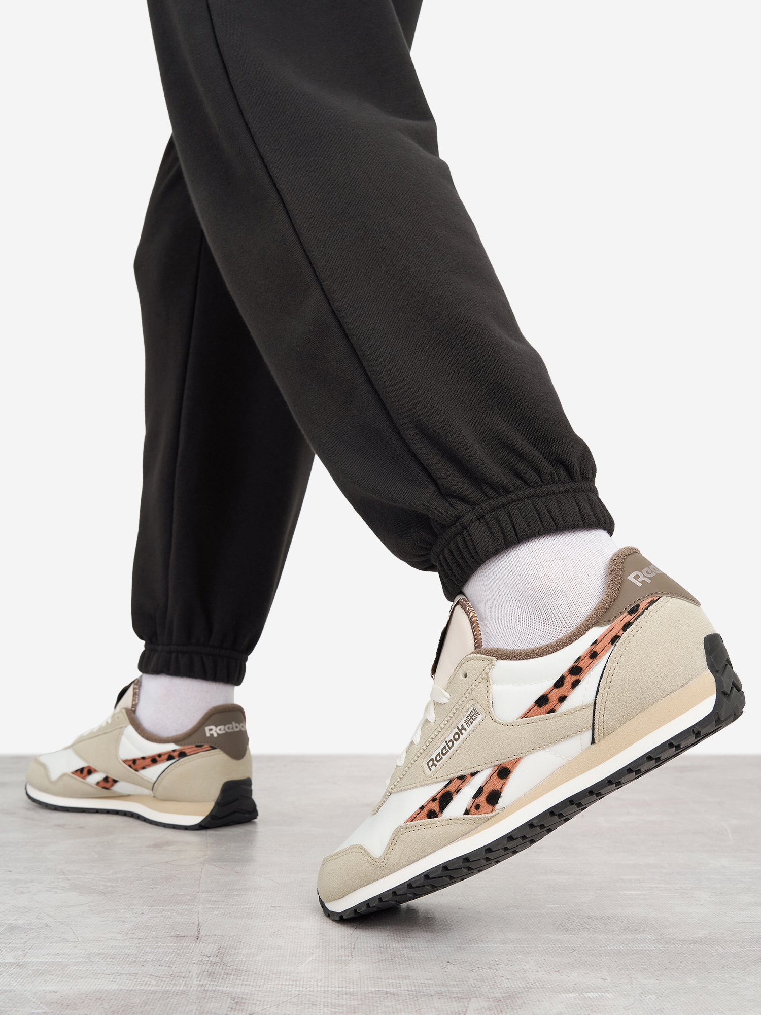 Кроссовки женские Reebok Classic Az, Бежевый
Кроссовки женские Reebok Classic Az, Бежевый