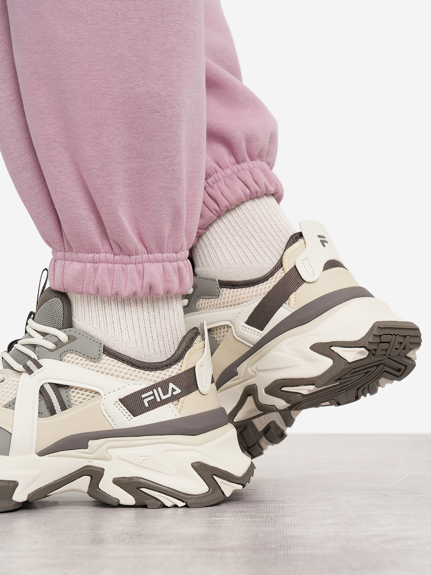 фото Кроссовки женские fila trace low, бежевый