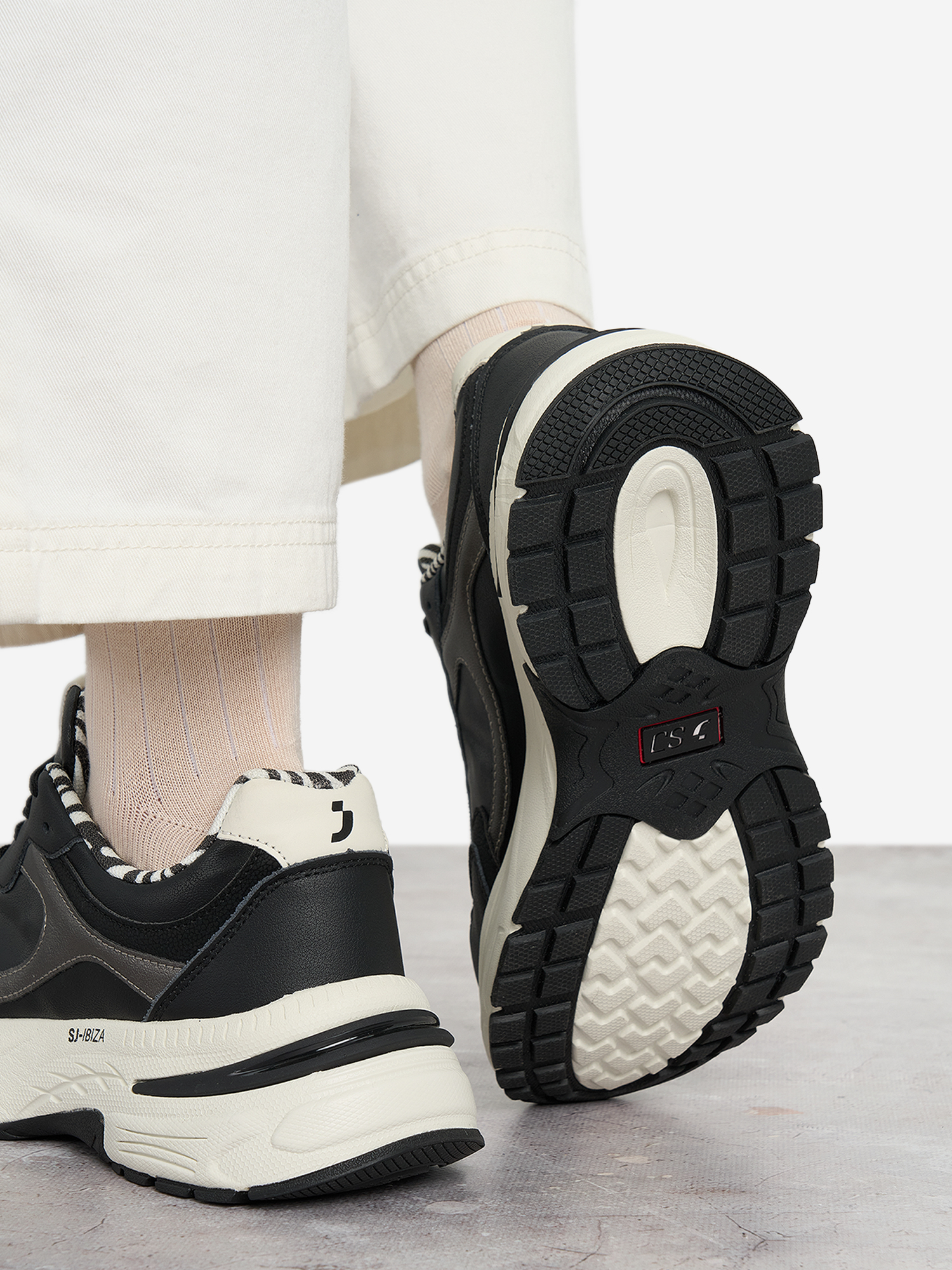 фото Кроссовки женские safety jogger irin, черный