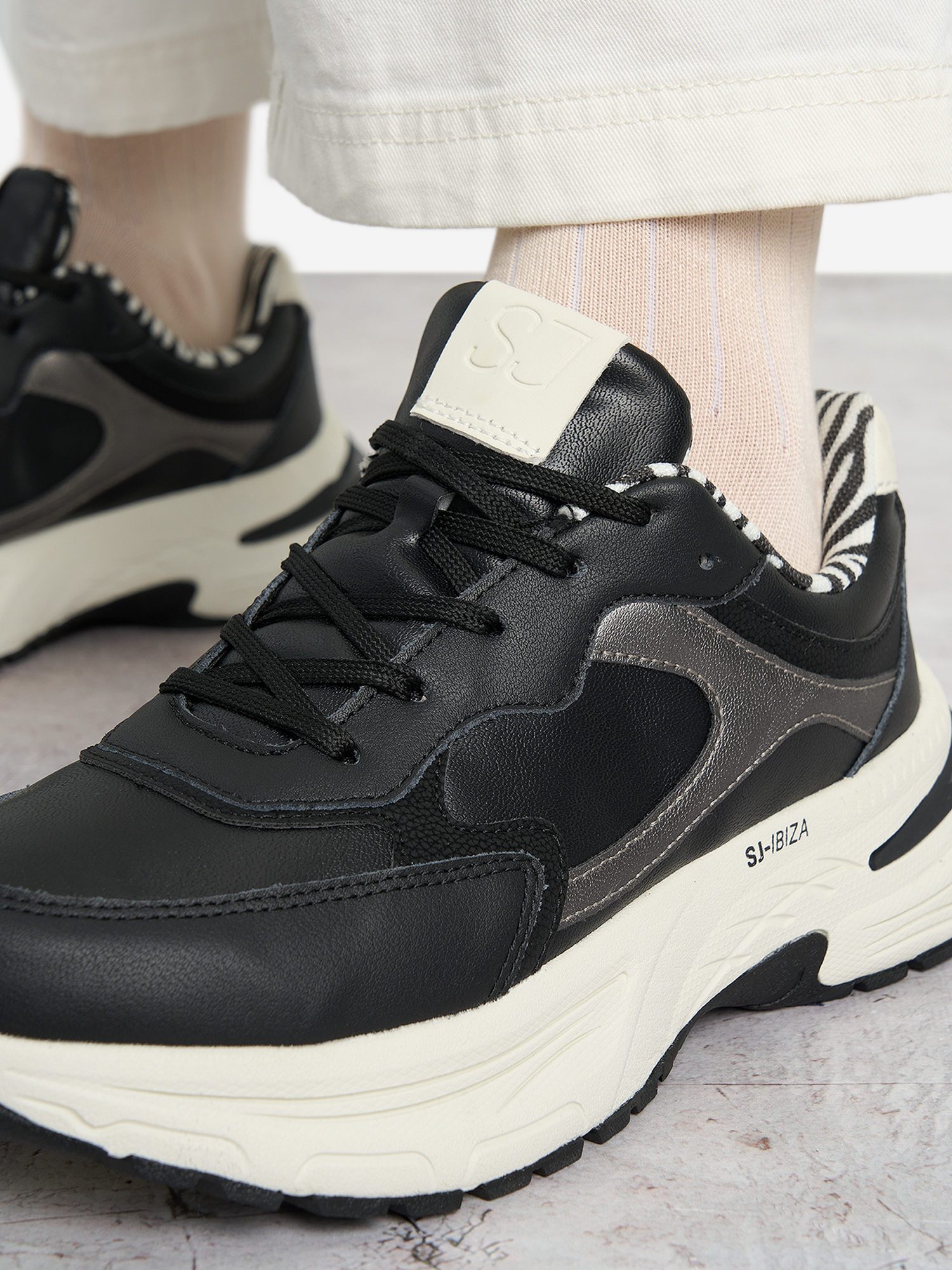 фото Кроссовки женские safety jogger irin, черный