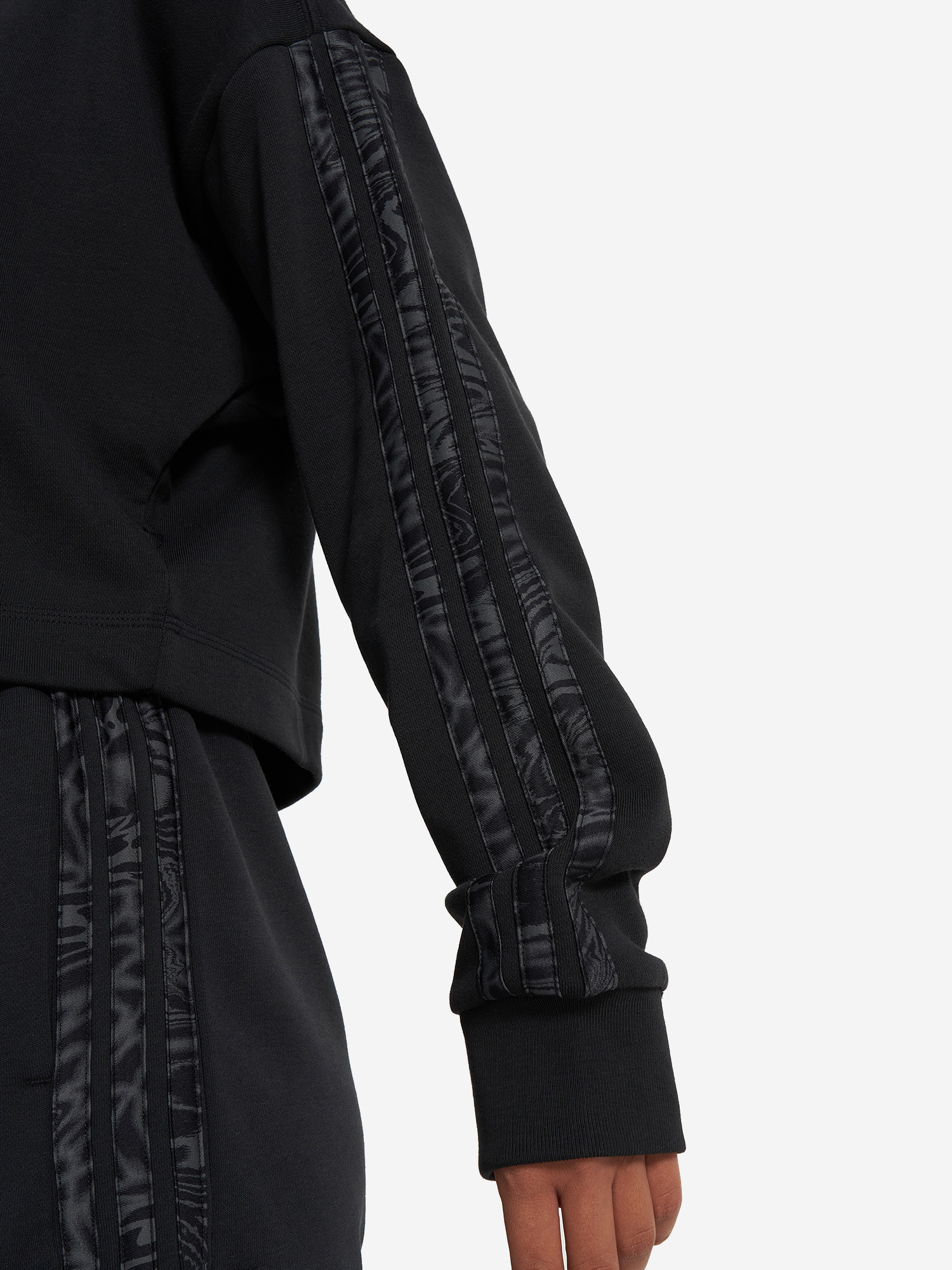 фото Худи женское adidas, черный