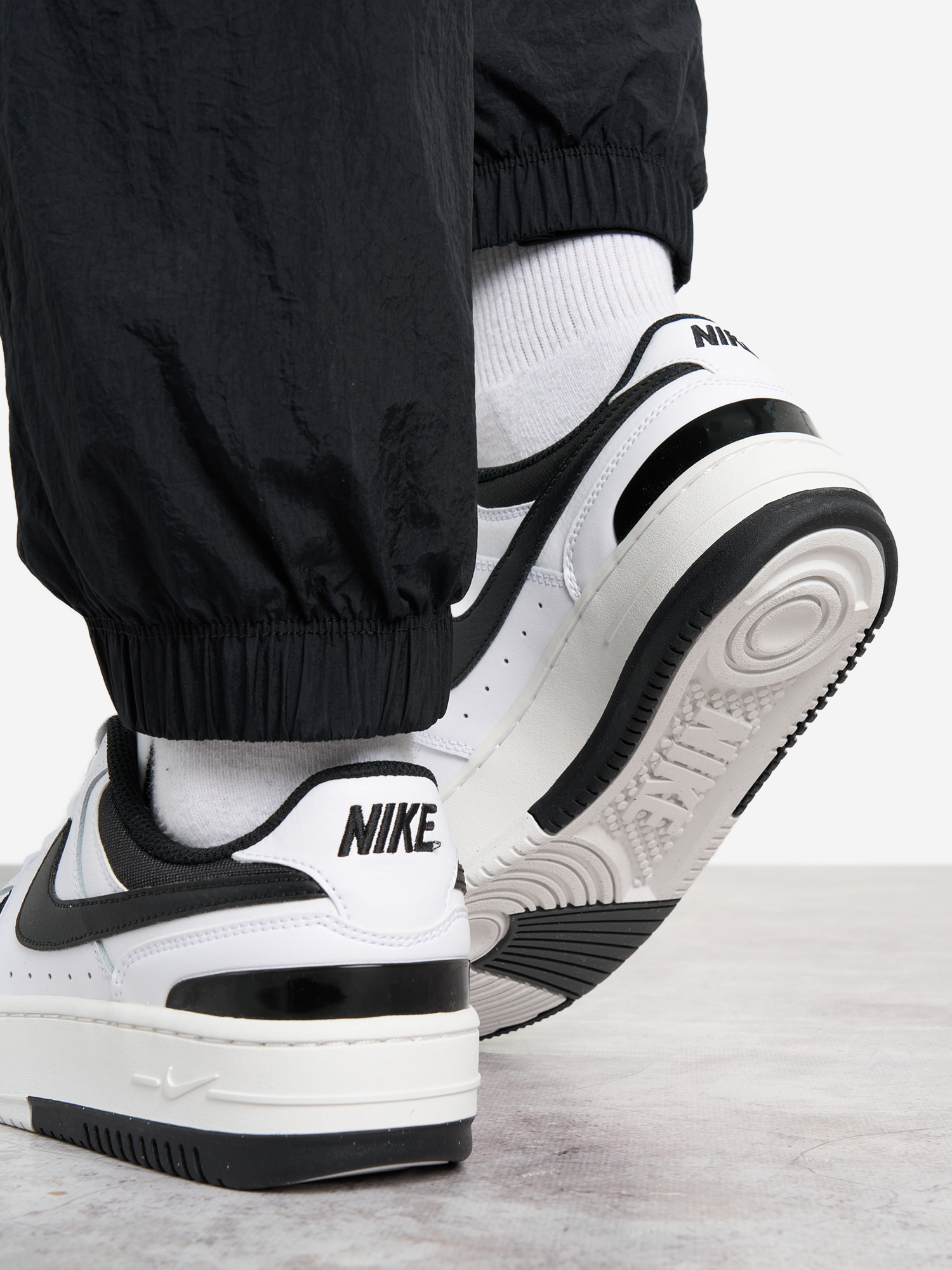 фото Кеды женские nike gamma force, белый