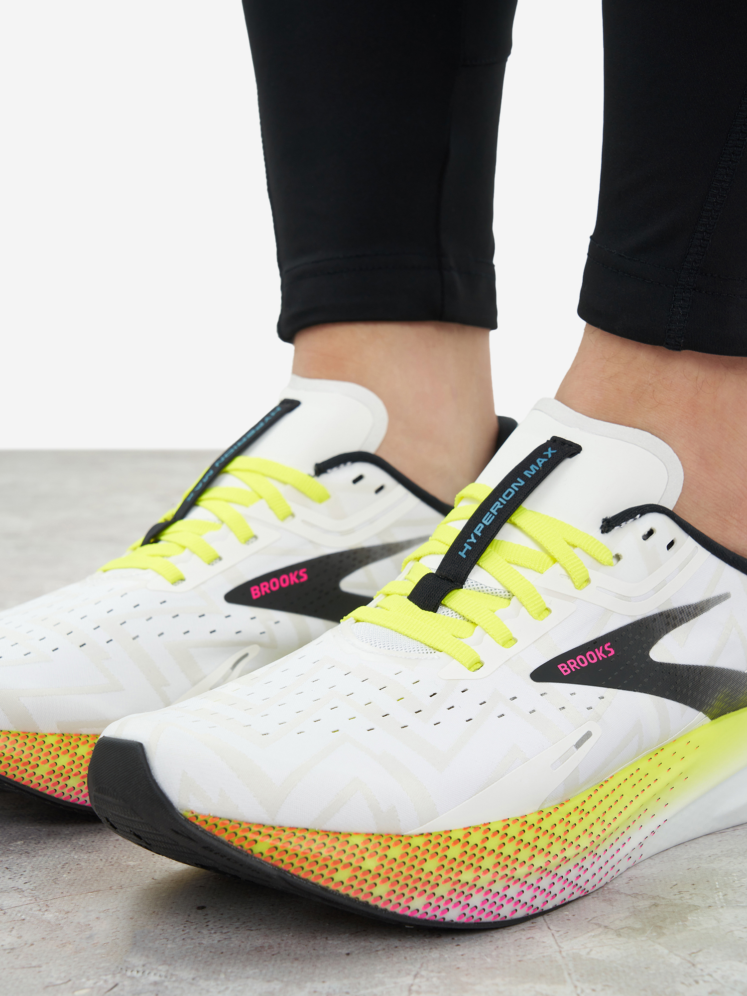 фото Кроссовки мужские brooks hyperion max, серый