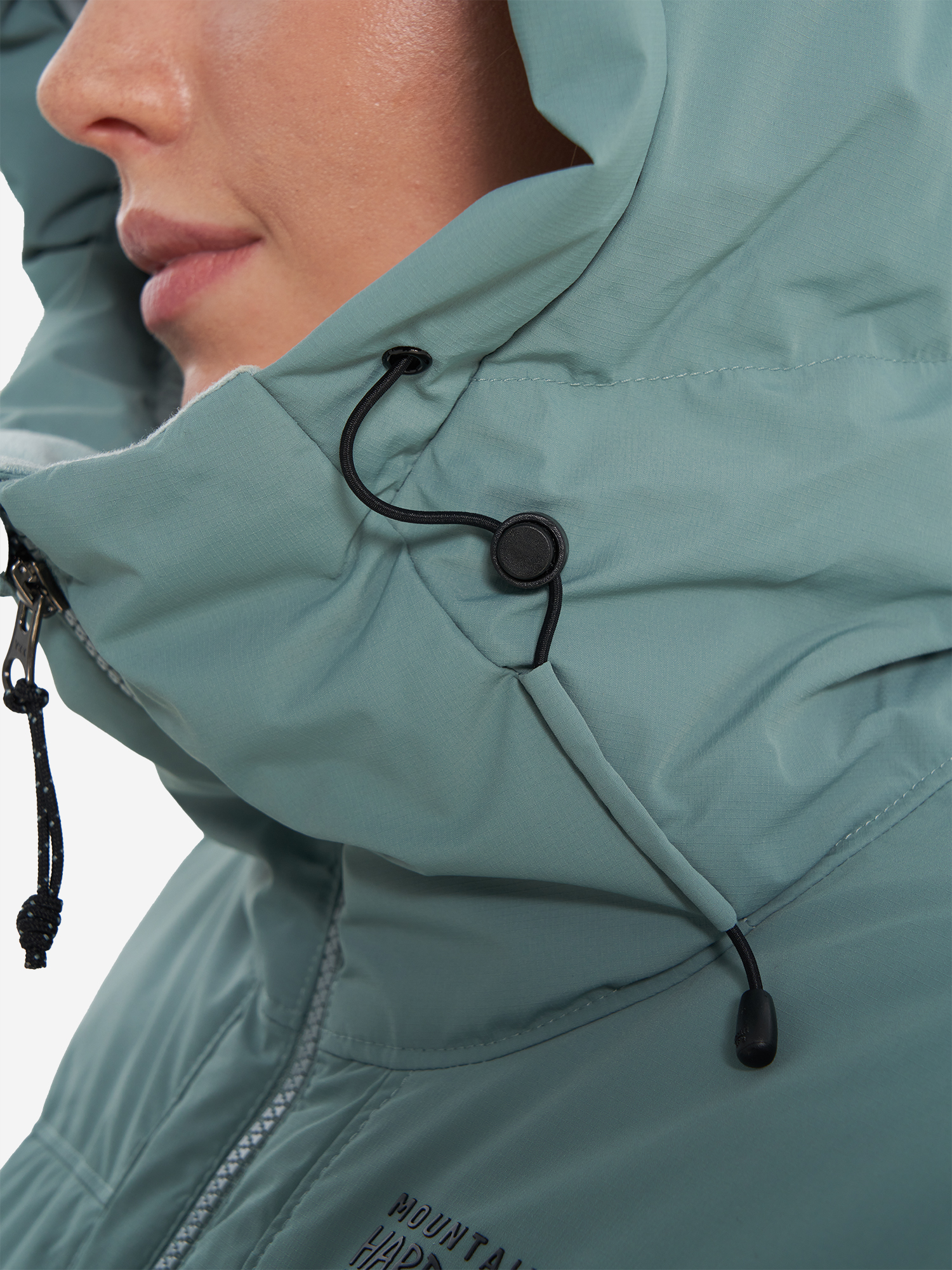 фото Пуховик женский mountain hardwear powder maven, голубой