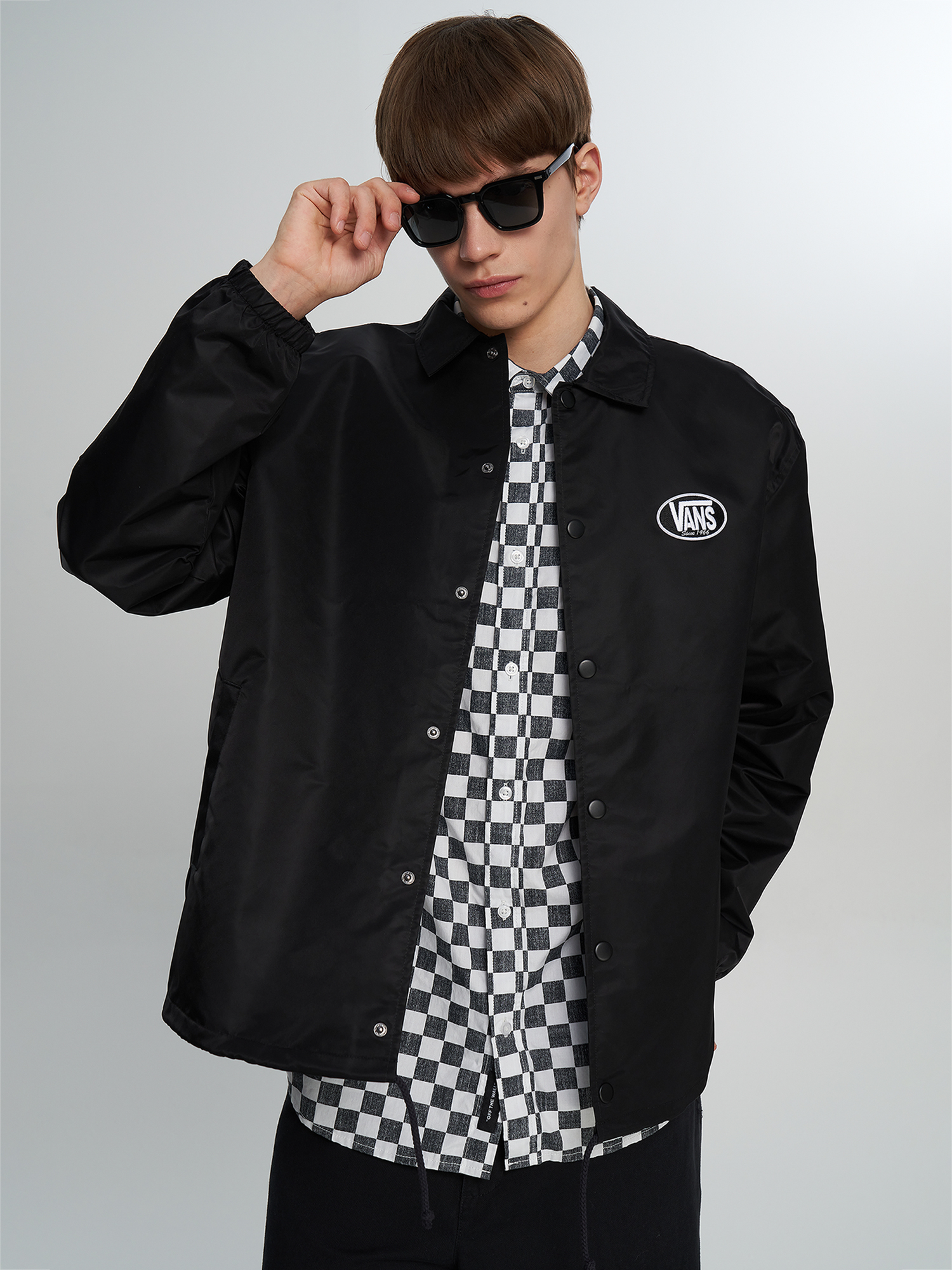 Легкая куртка мужская Vans Torrey Nylon Coaches 2.0, Черный
Легкая куртка мужская Vans Torrey Nylon Coaches 2.0, Черный