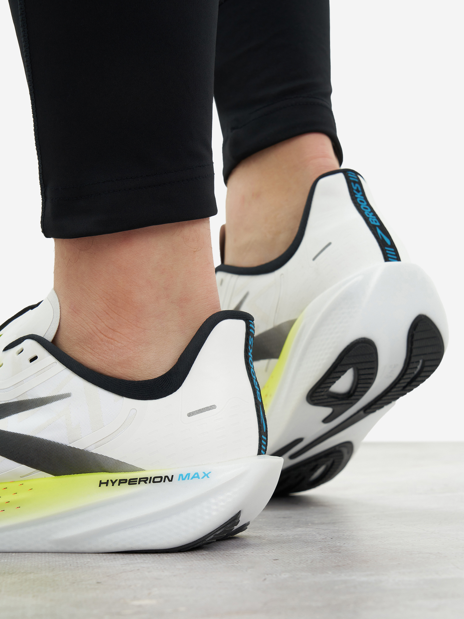фото Кроссовки мужские brooks hyperion max, серый