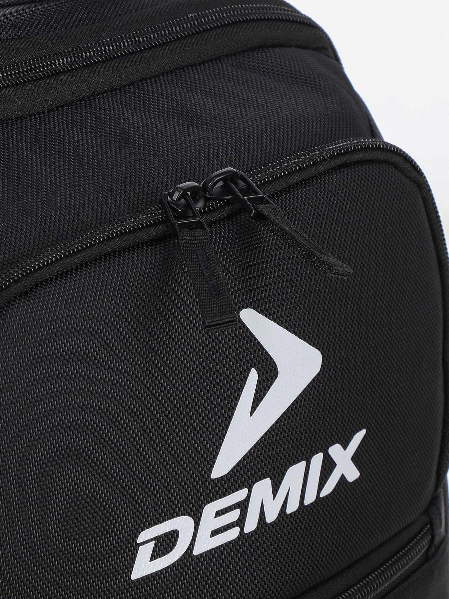 фото Сумка на колесах demix, черный