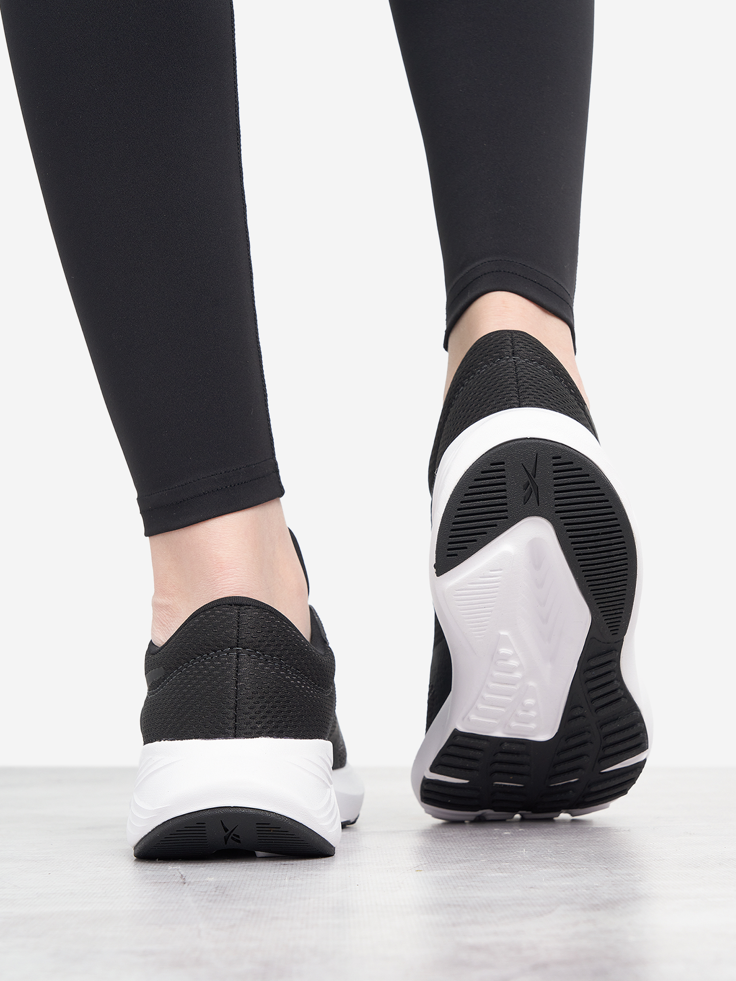 фото Кроссовки женские reebok energen tech 2, черный