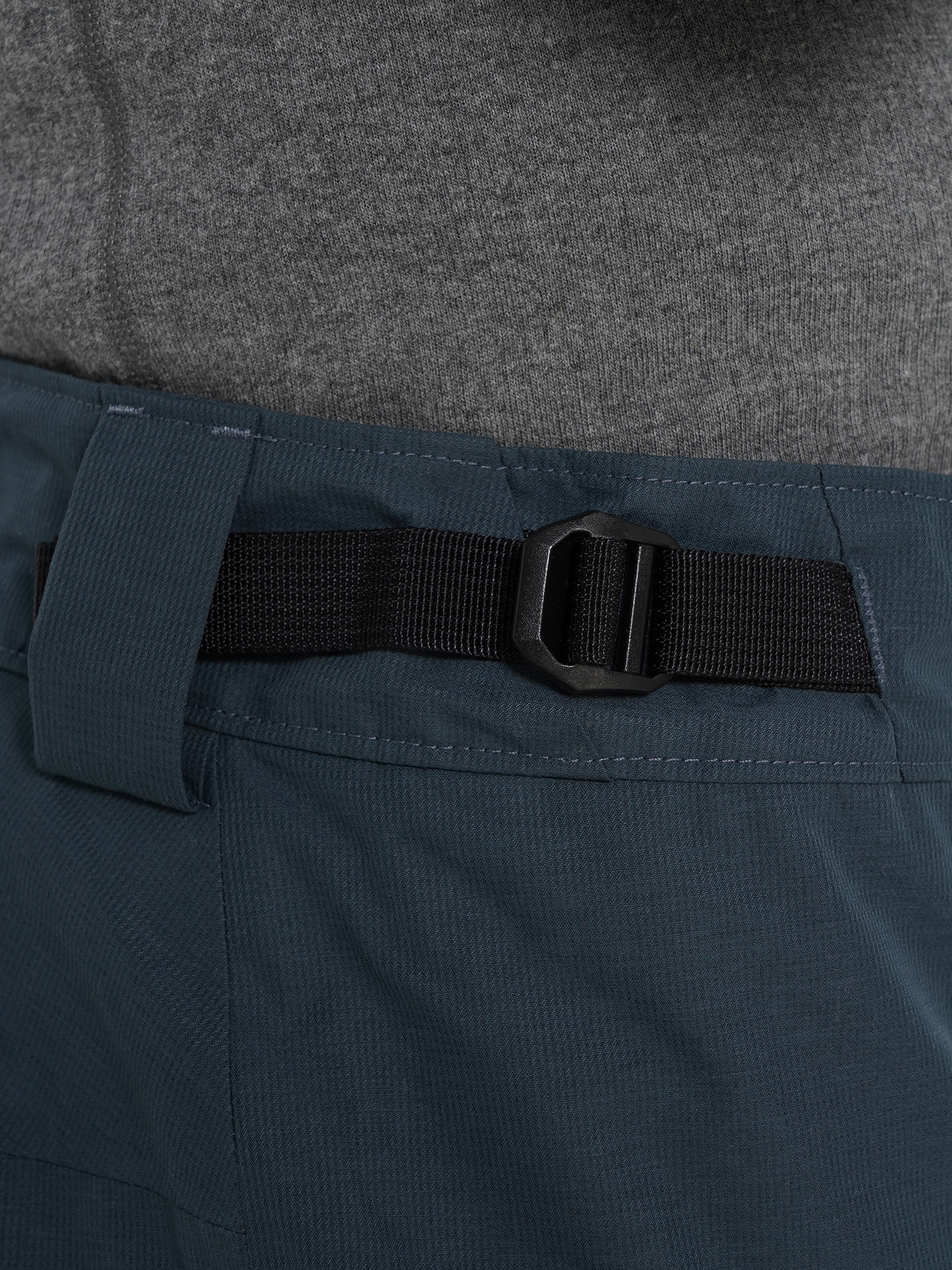 фото Брюки мужские mountain hardwear cloud bank, синий