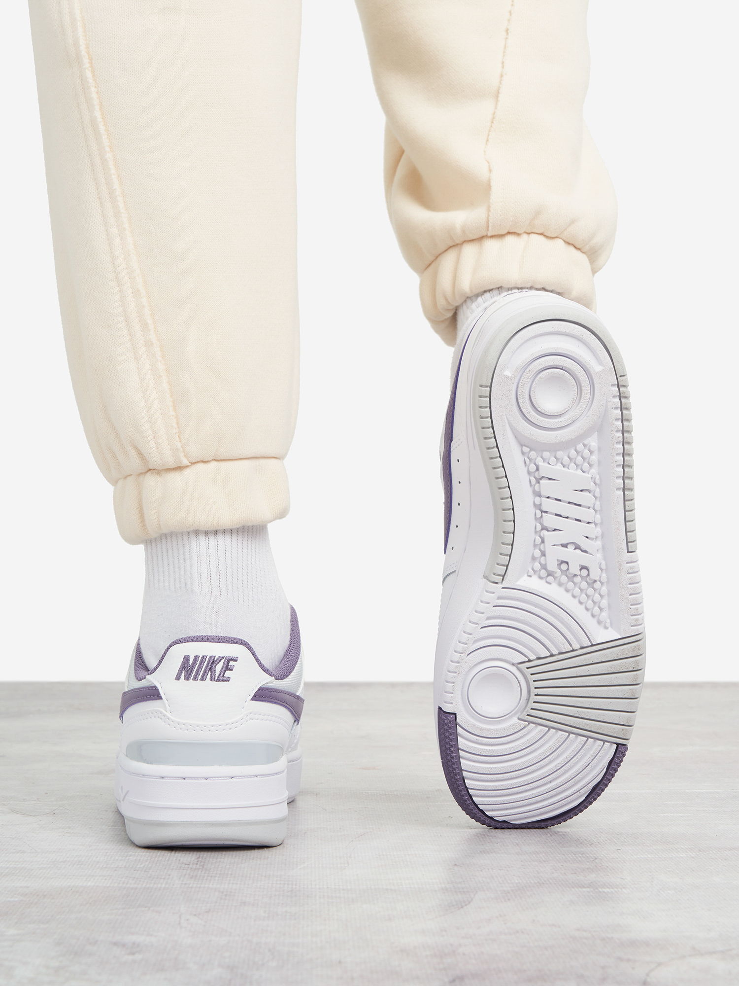 фото Кеды женские nike gamma force, белый