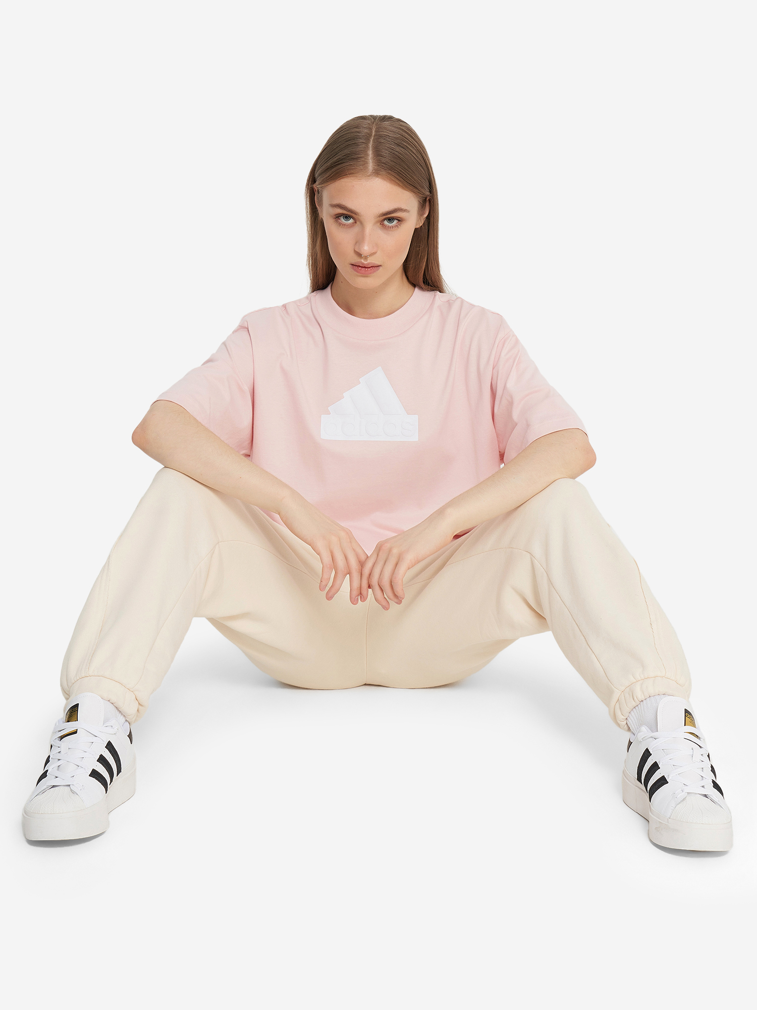 фото Футболка женская adidas, бежевый