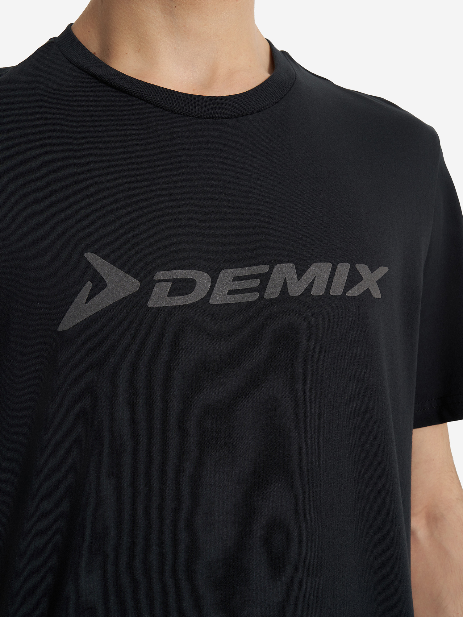 фото Футболка мужская demix, черный