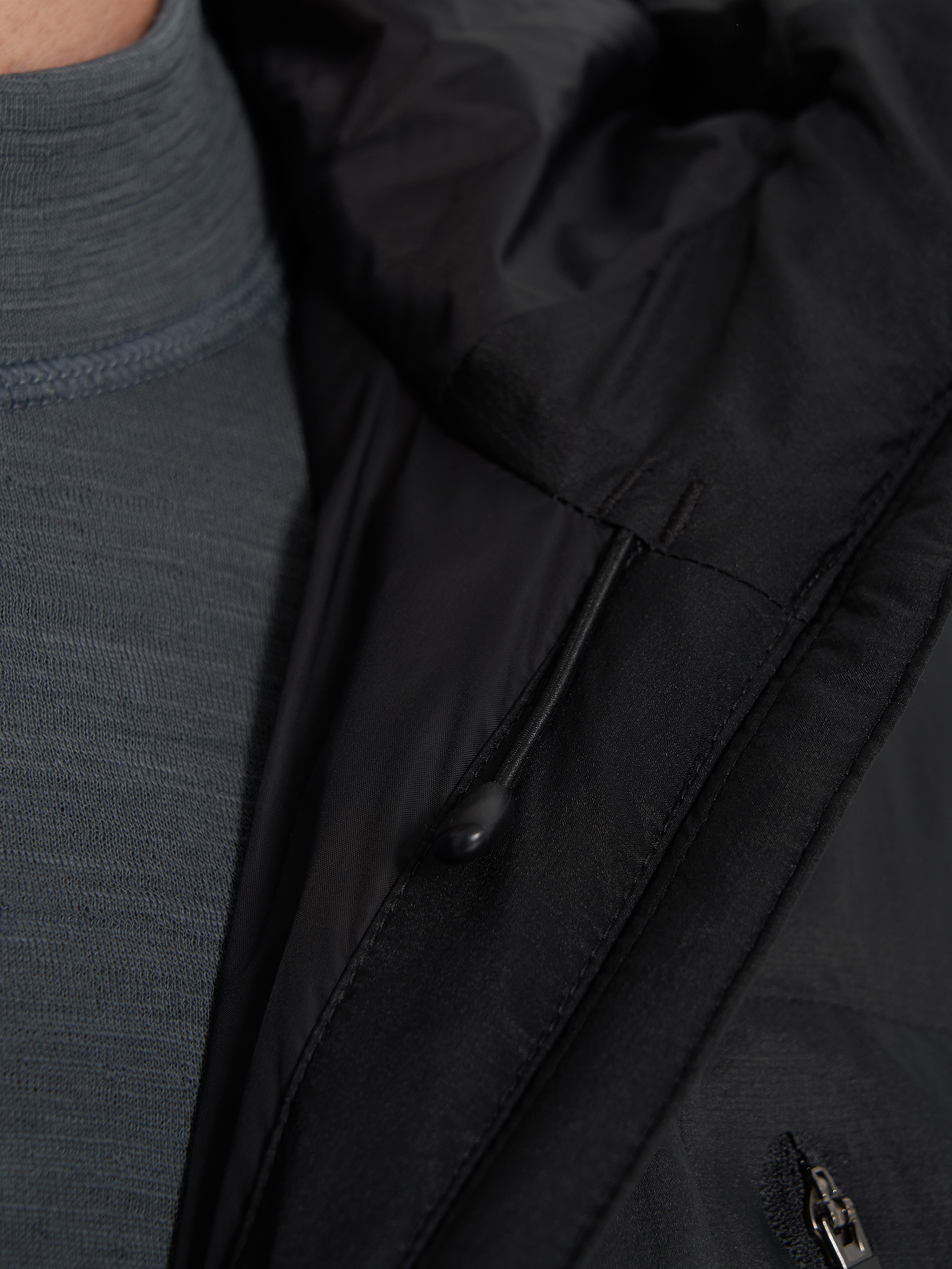 фото Пуховик мужской jack wolfskin wandermood, черный