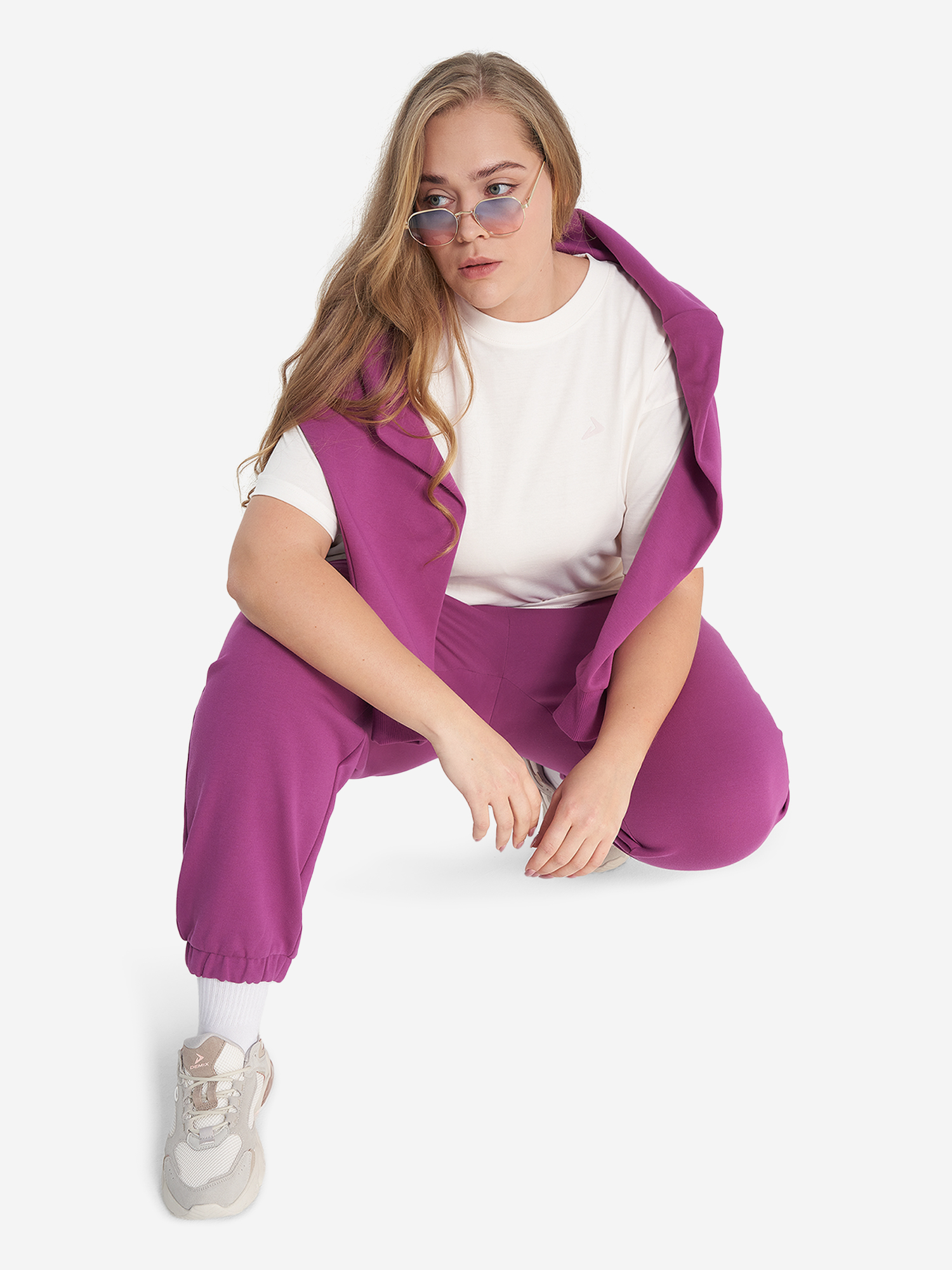 фото Брюки женские оверсайз demix, plus size, фиолетовый