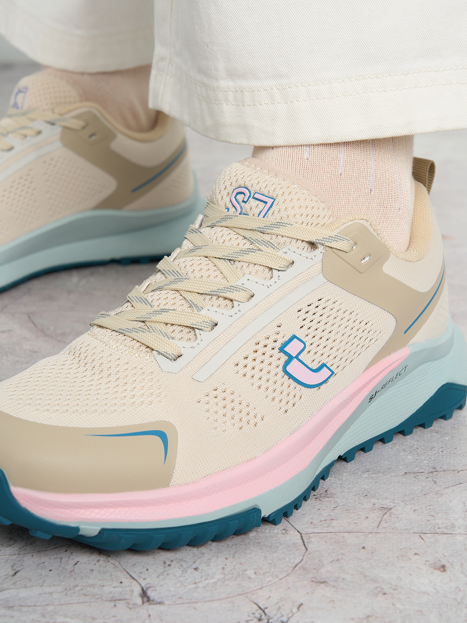 фото Кроссовки женские safety jogger, бежевый