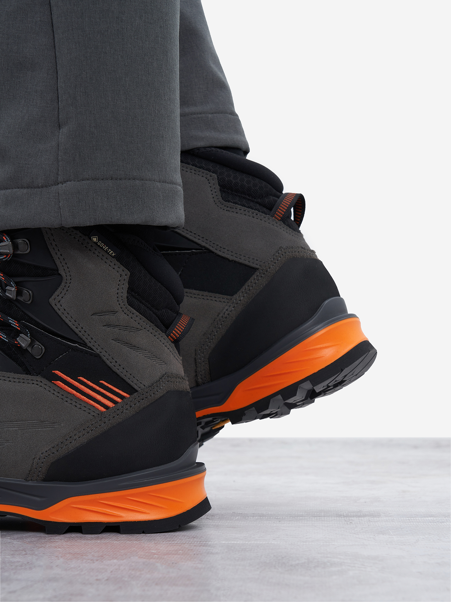фото Ботинки мужские lowa cadin ii gtx mid, черный