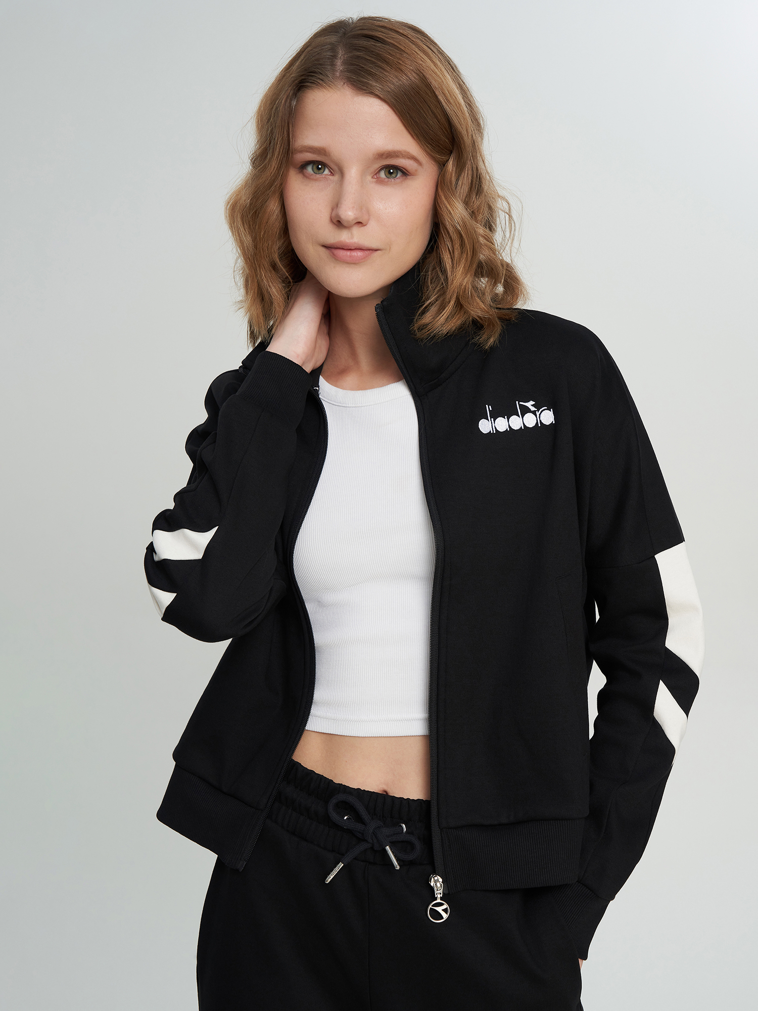 Толстовка женская Diadora, Черный
Толстовка женская Diadora, Черный