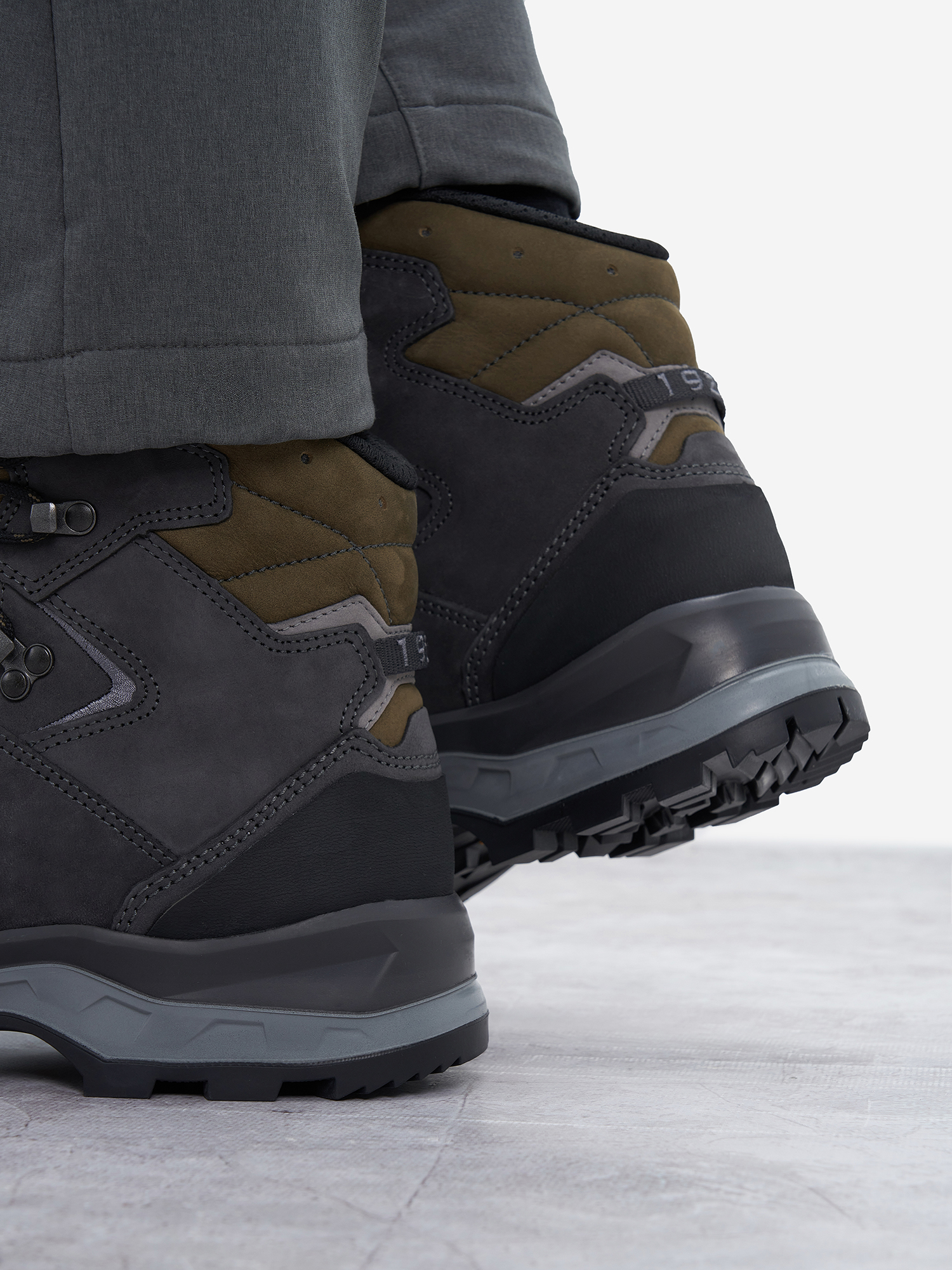 фото Ботинки мужские lowa ranger gtx, серый