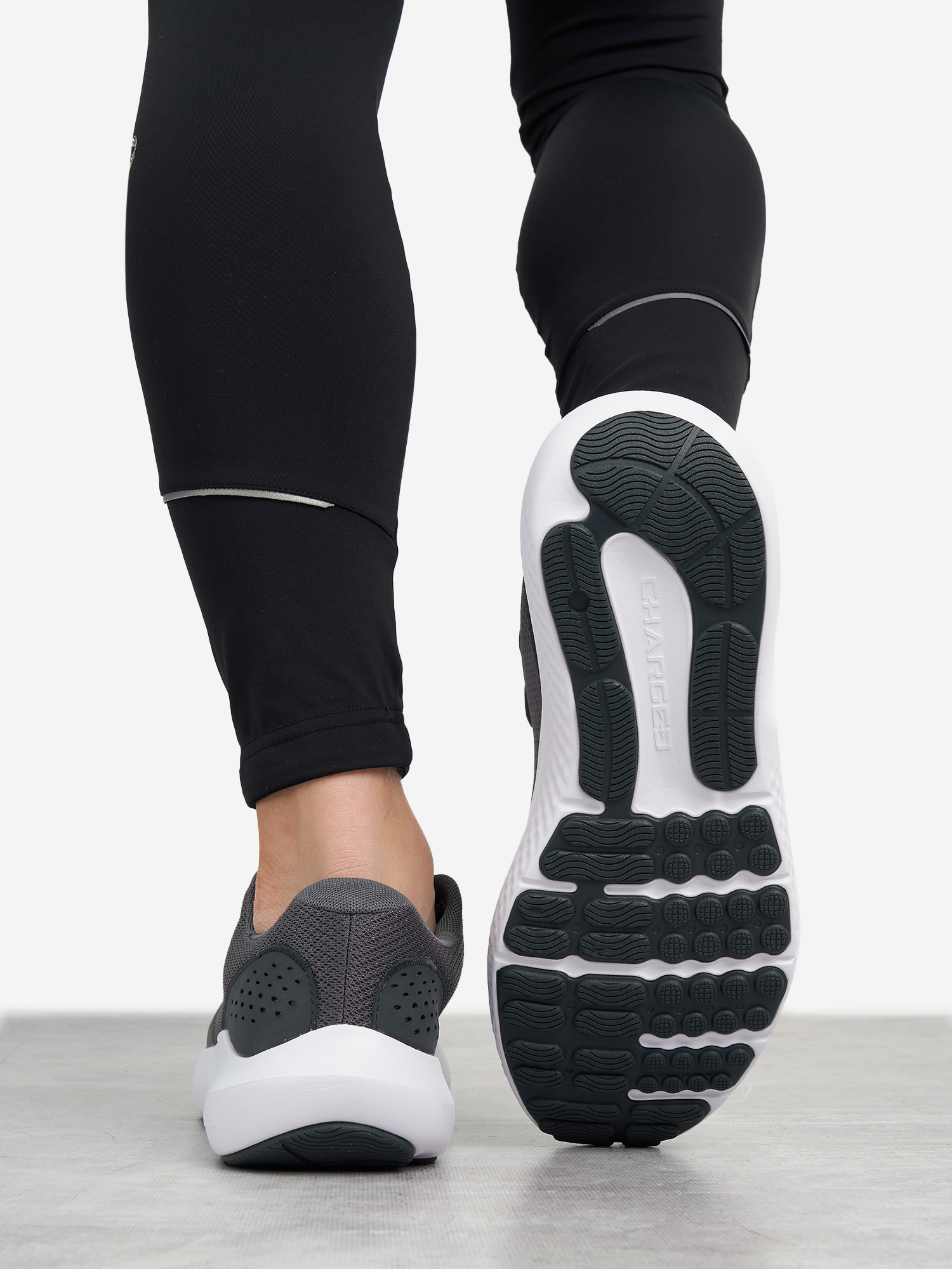 фото Кроссовки мужские under armour charged surge 4, серый