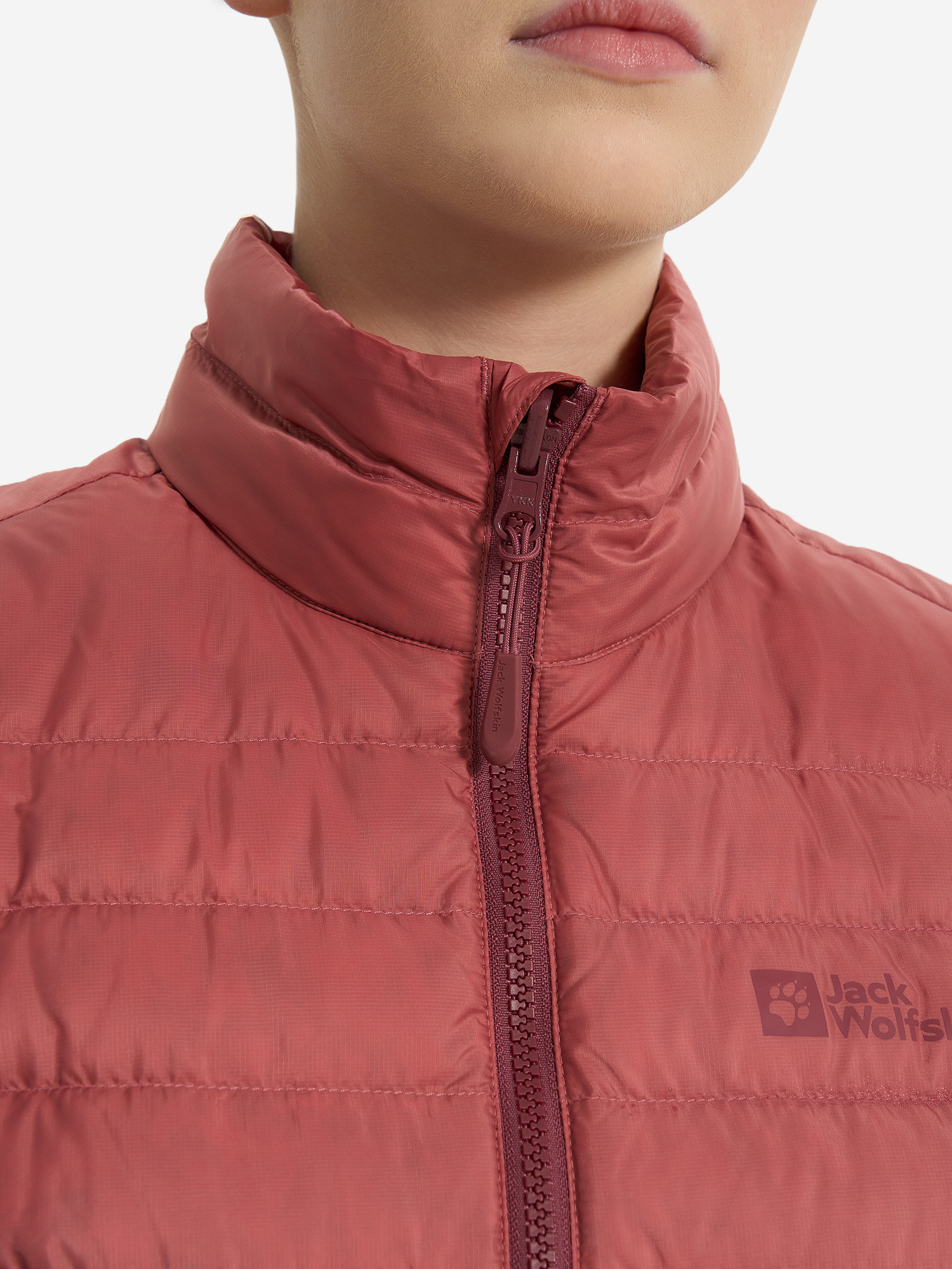 фото Жилет пуховый женский jack wolfskin pilvi, красный