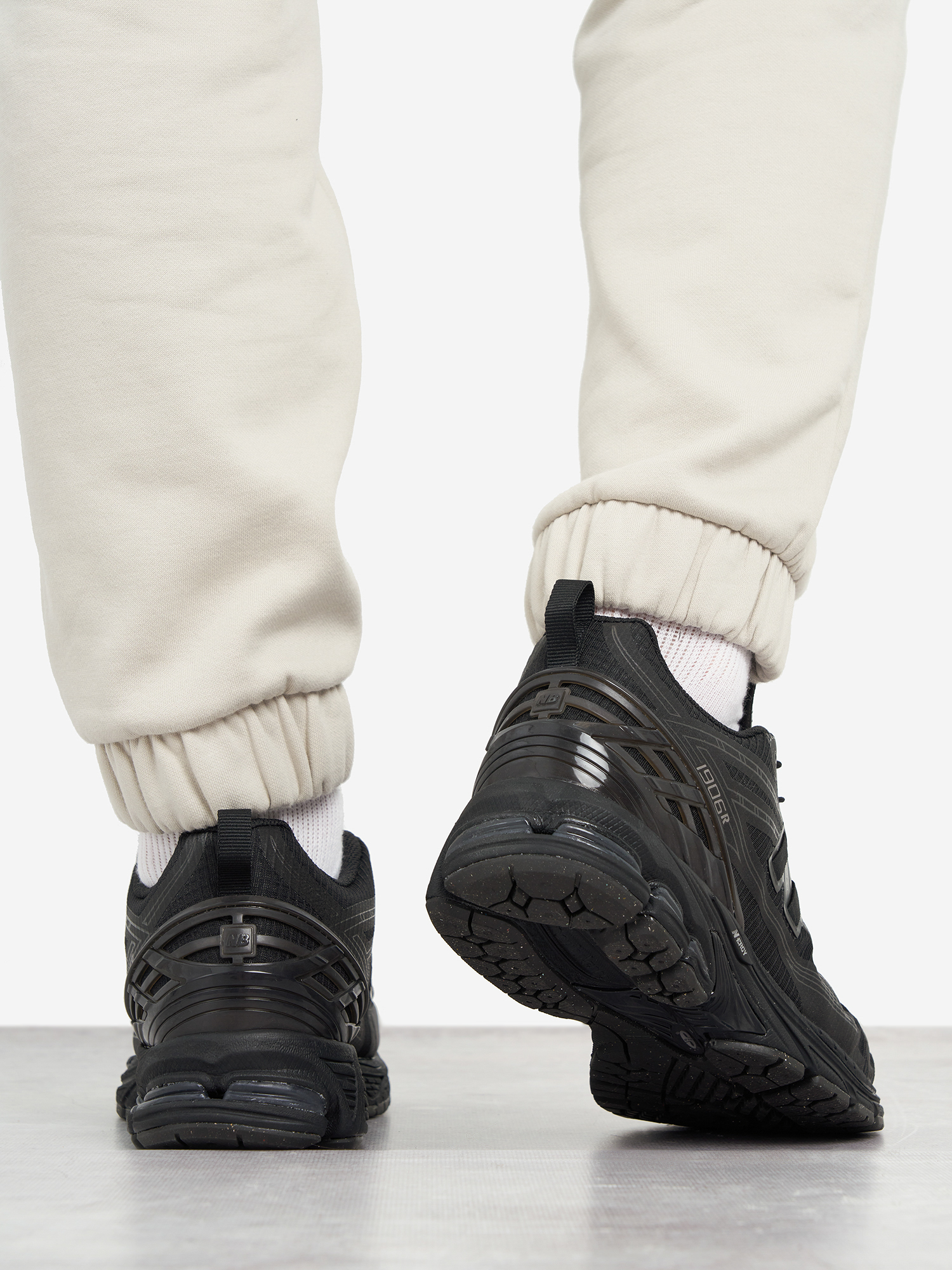 фото Кроссовки мужские new balance 1906 r, черный