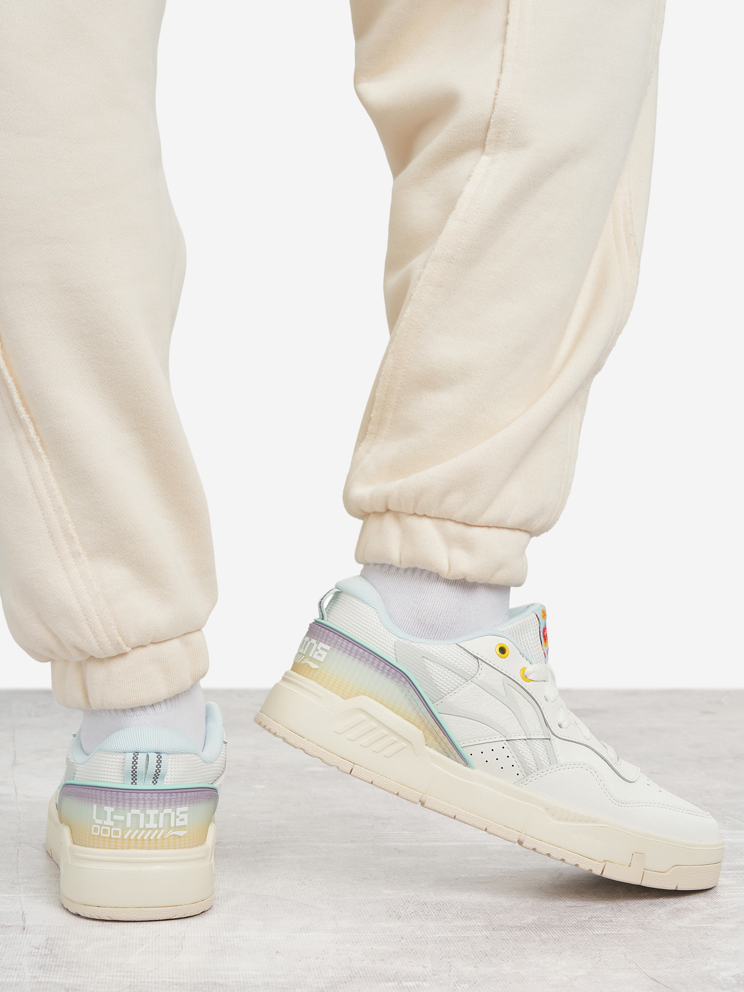 фото Кроссовки женские li-ning common 80 s, бежевый