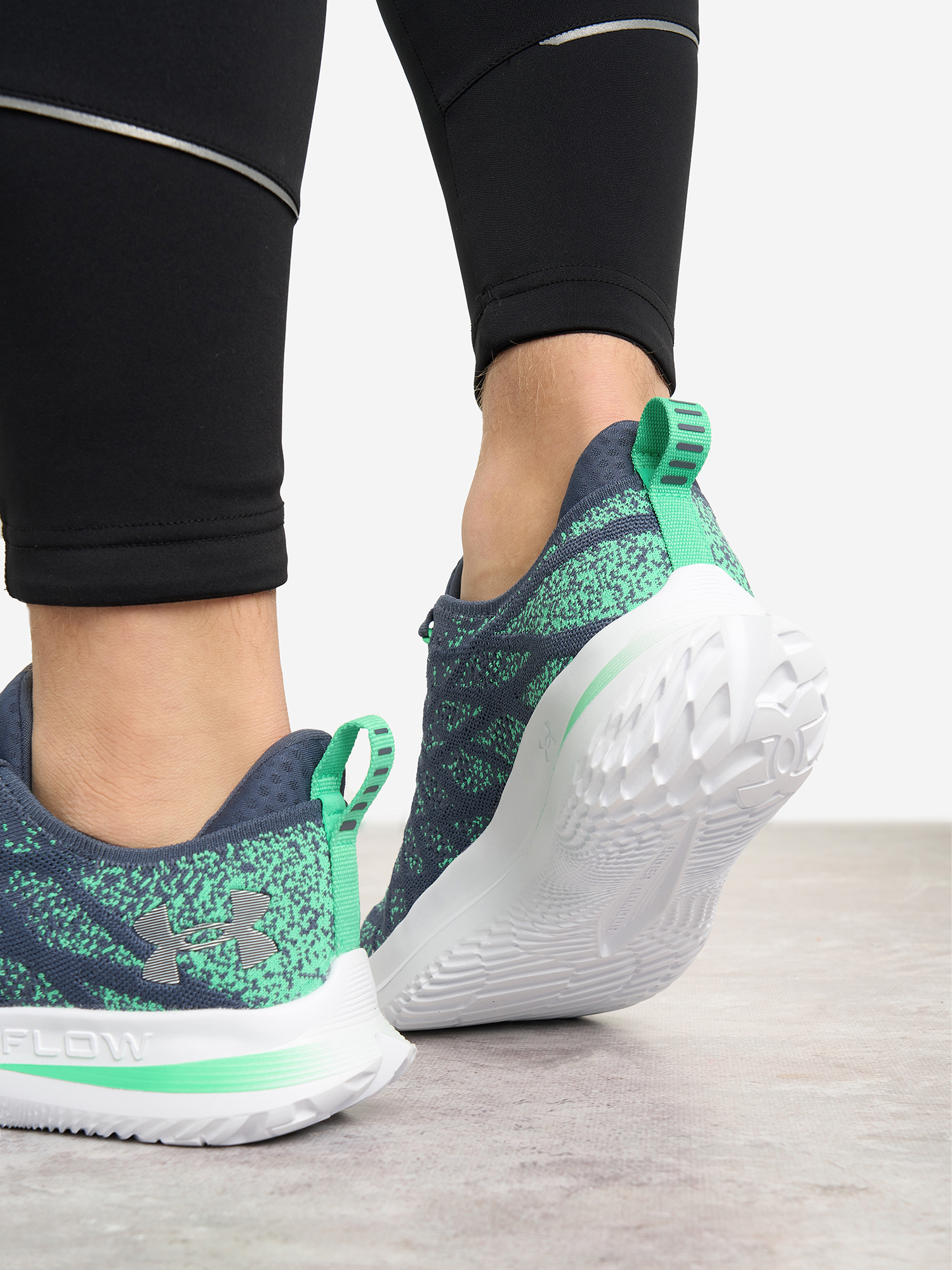фото Кроссовки мужские under armour velociti 3, зеленый