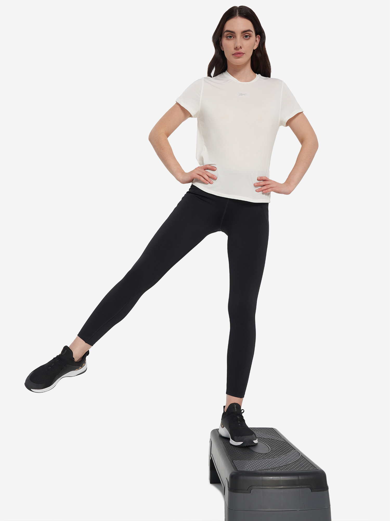фото Футболка женская reebok rbk chill athletic, бежевый