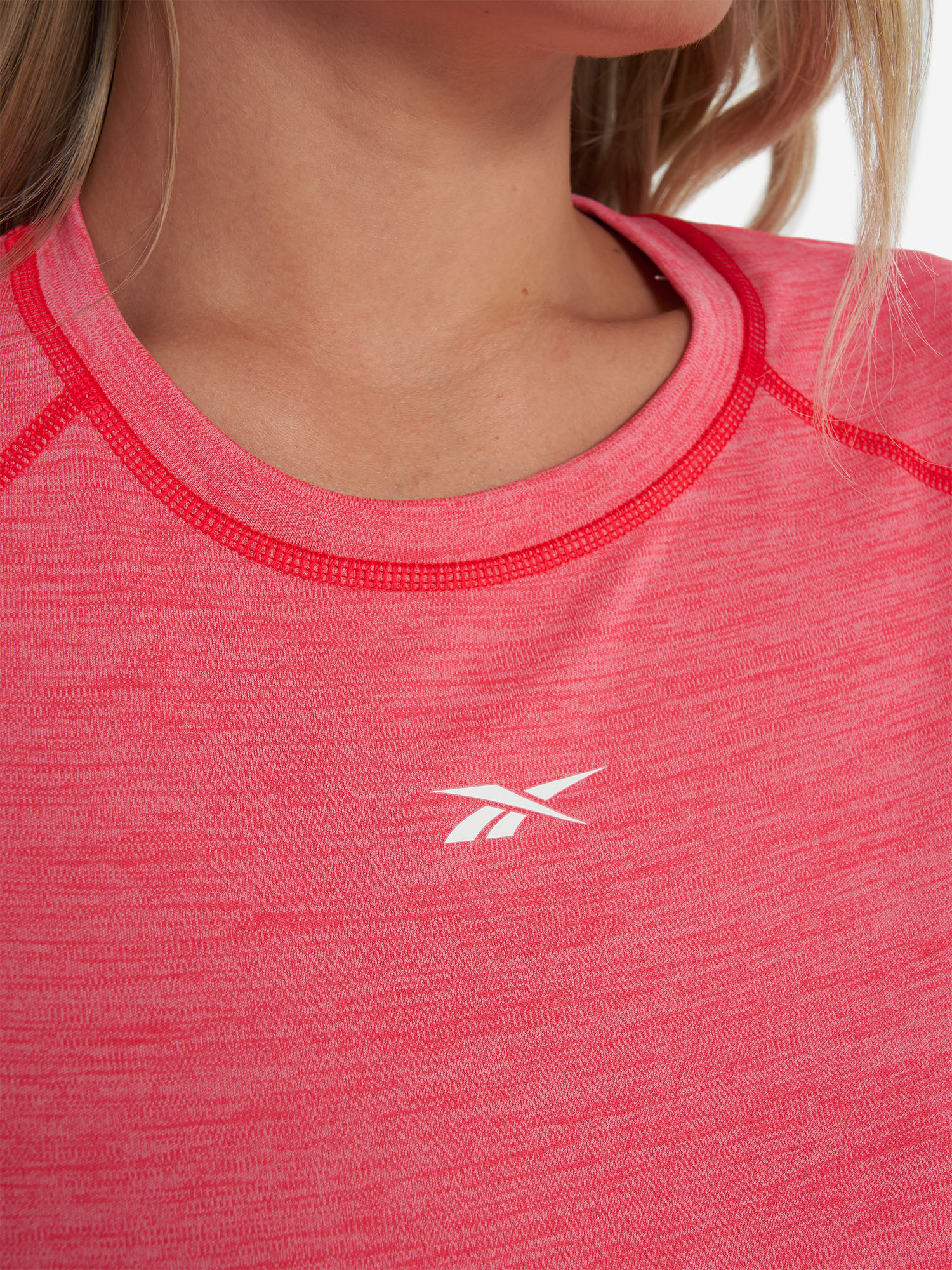фото Футболка женская reebok id train, красный