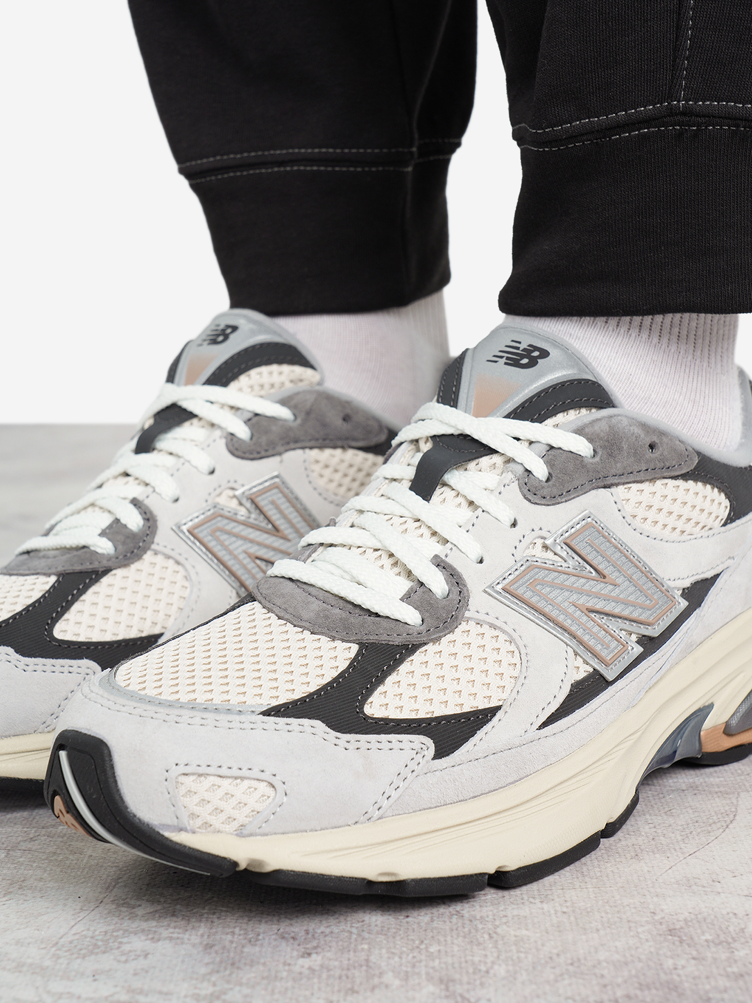 фото Кроссовки мужские new balance 2010, бежевый