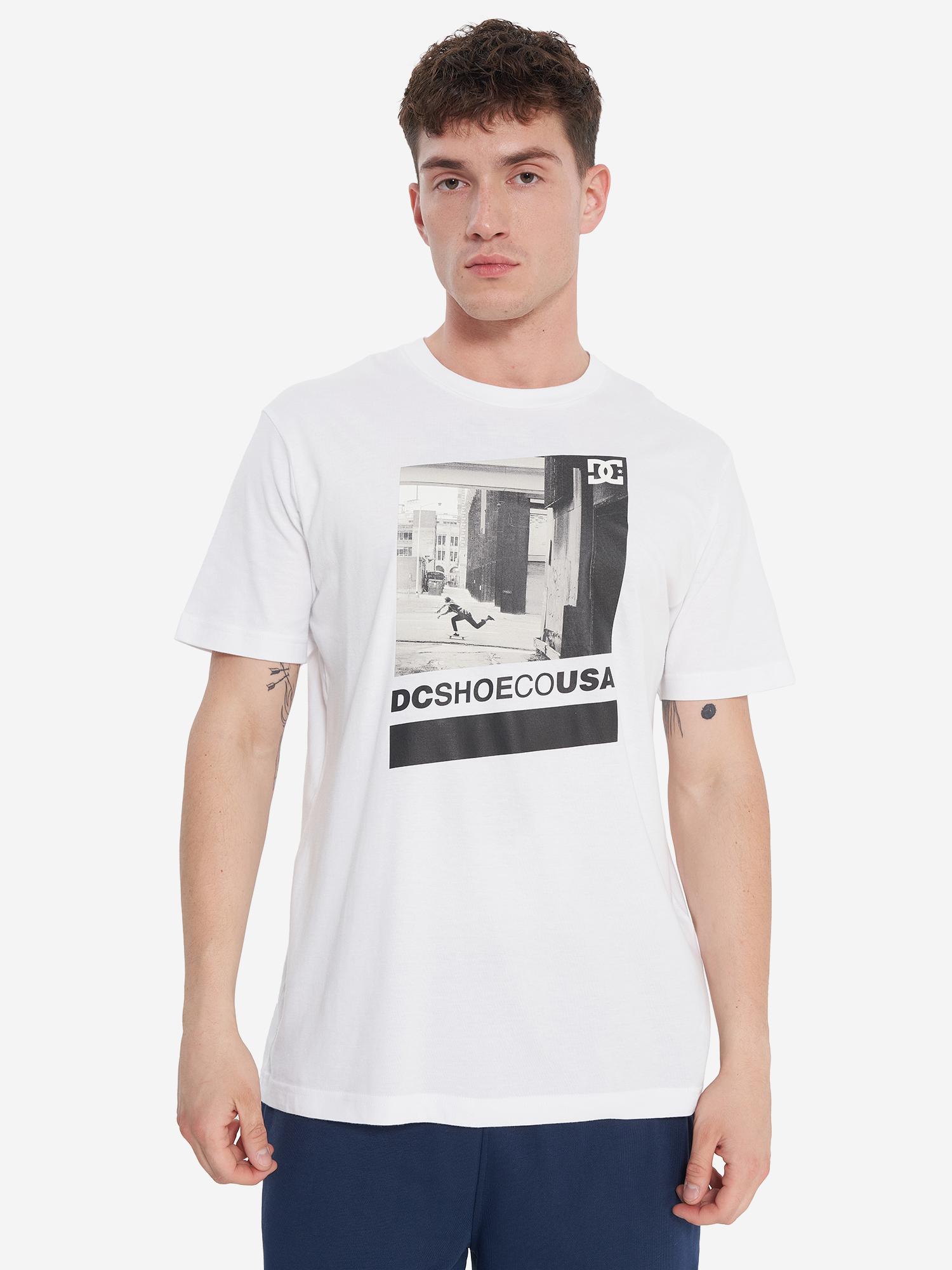 фото Футболка мужская dc shoes essy street scene, белый