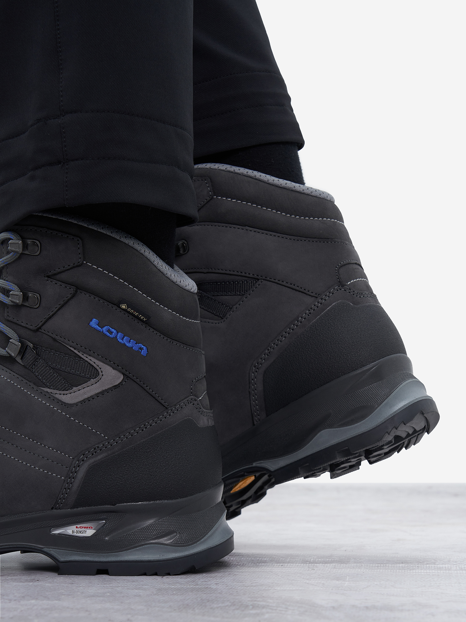 фото Ботинки мужские lowa santiago gtx, серый
