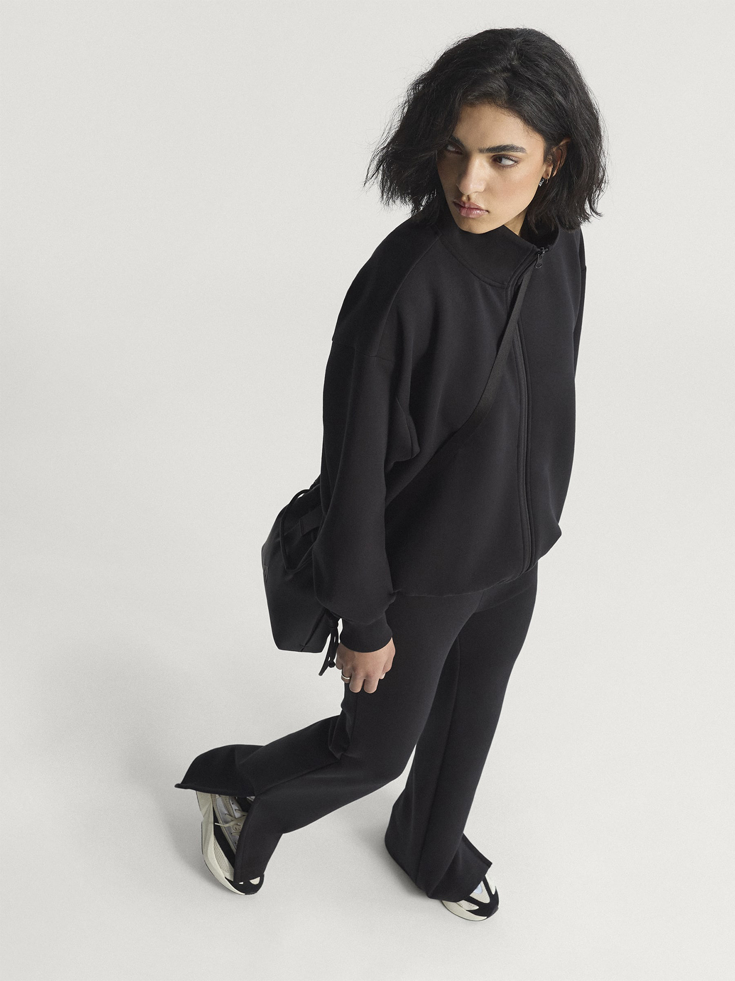 фото Толстовка женская adidas, черный