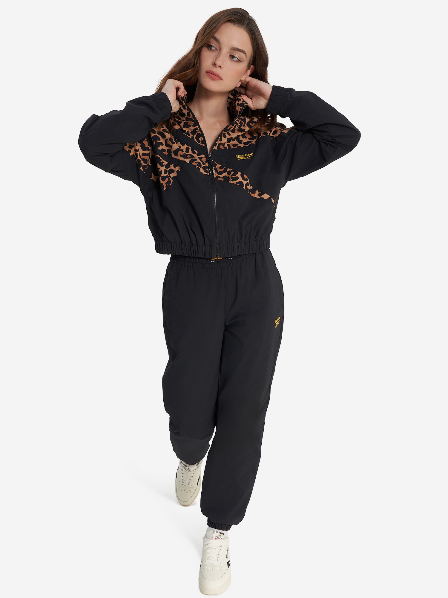 фото Толстовка женская reebok vector track, черный