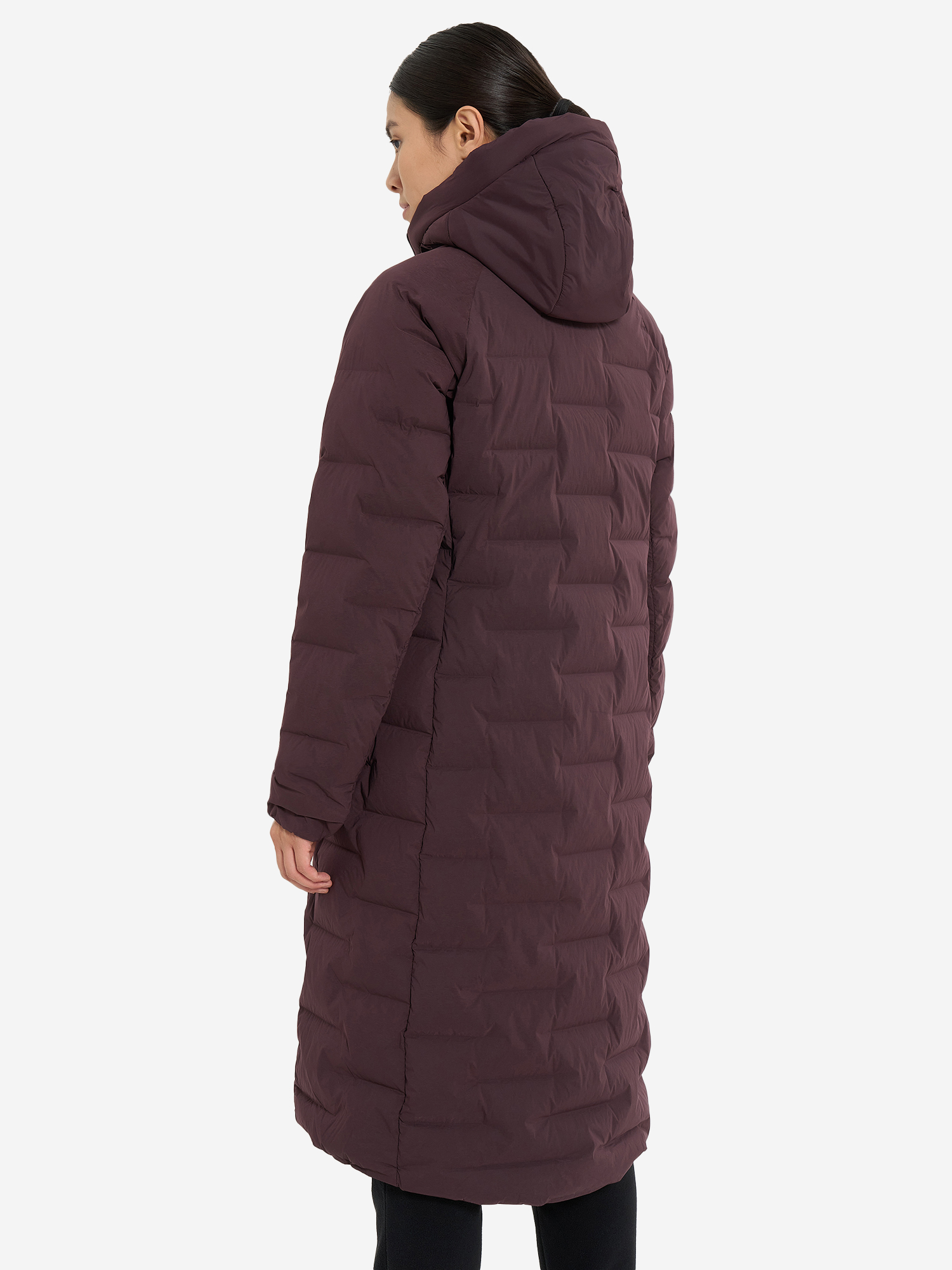 фото Пальто пуховое женское mountain hardwear stretchdown, фиолетовый