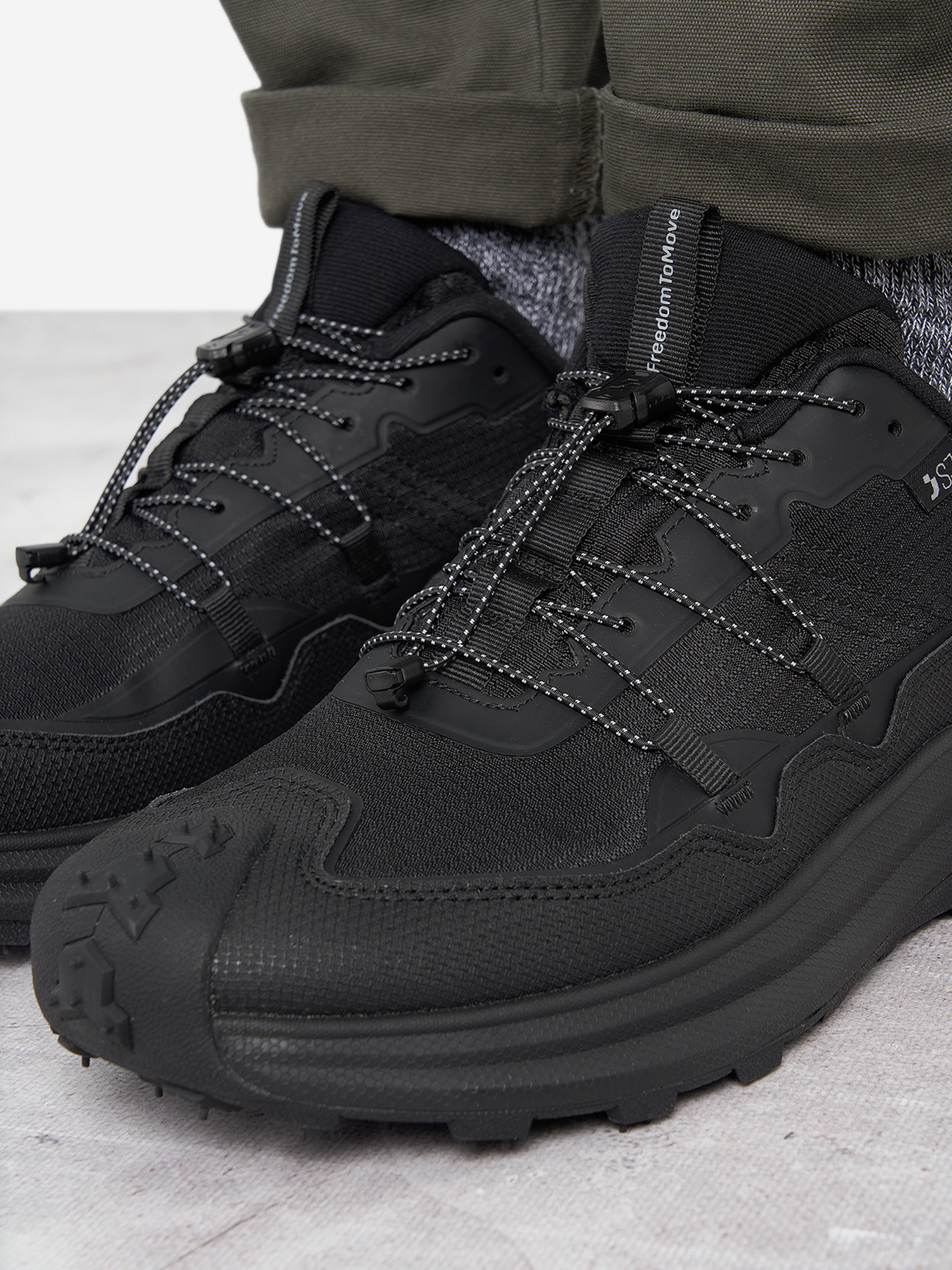 фото Кроссовки мужские safety jogger, черный