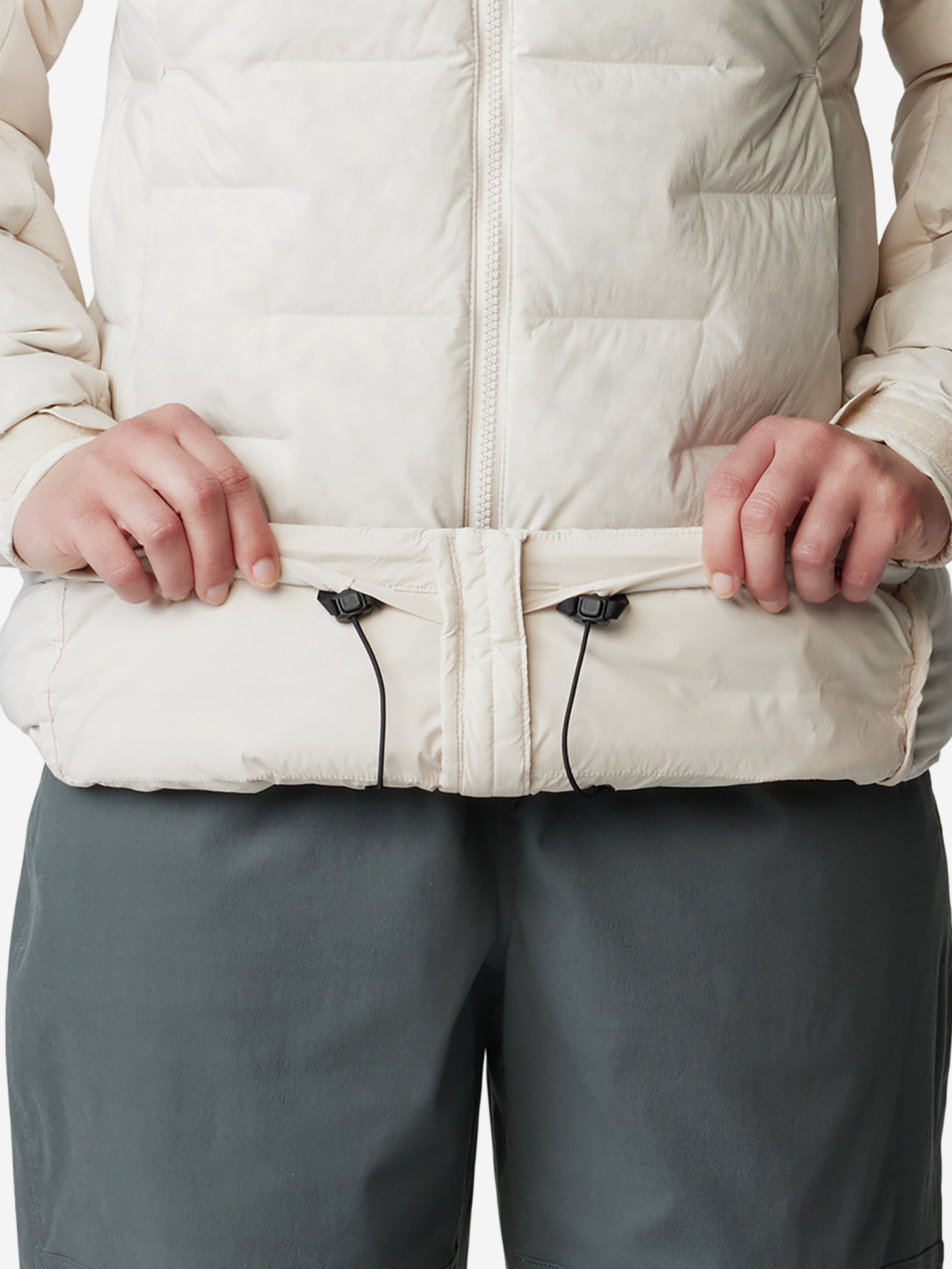 фото Пуховик женский mountain hardwear stretchdown, бежевый
