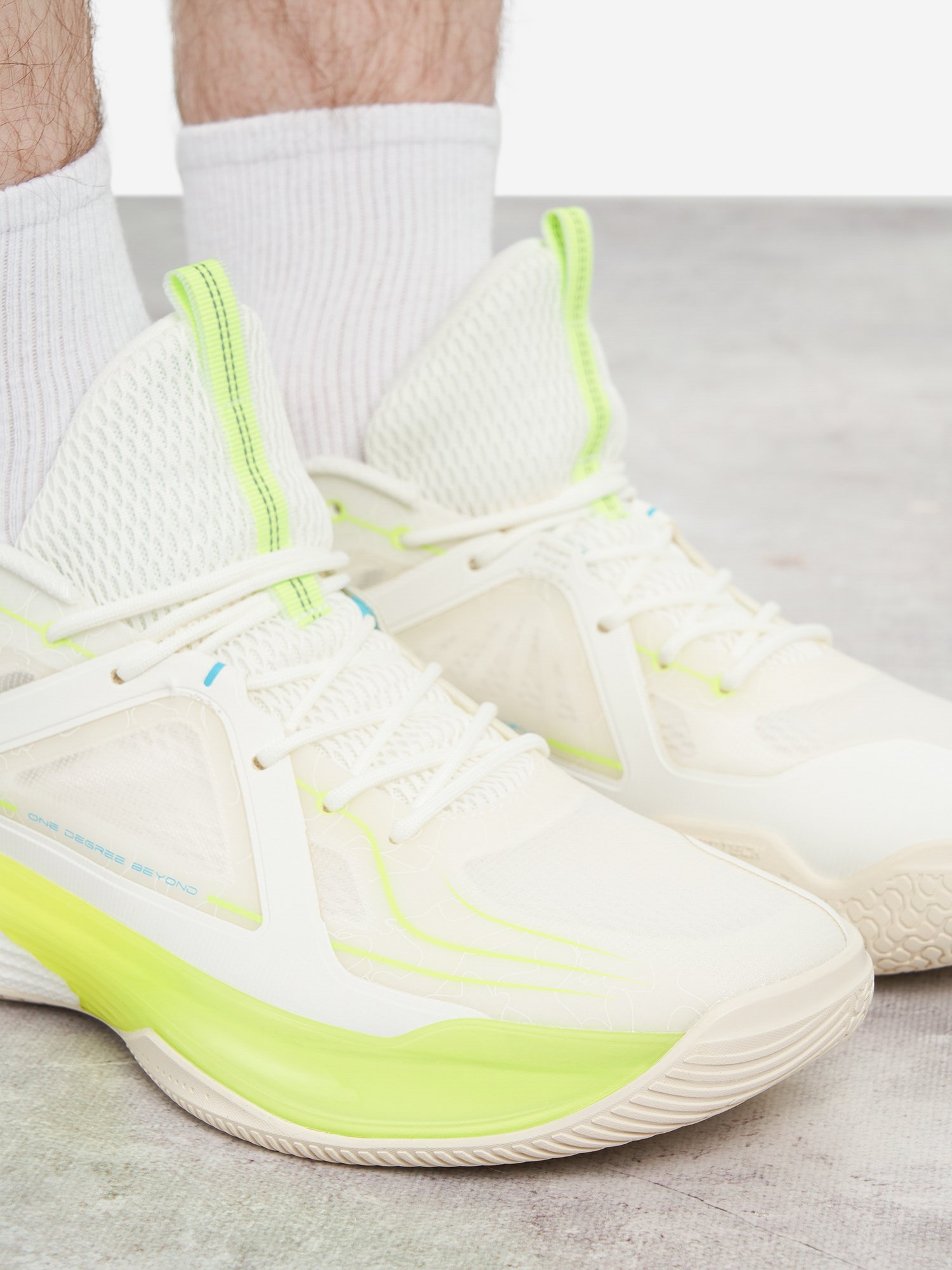 фото Кроссовки мужские 361° basketball training, белый