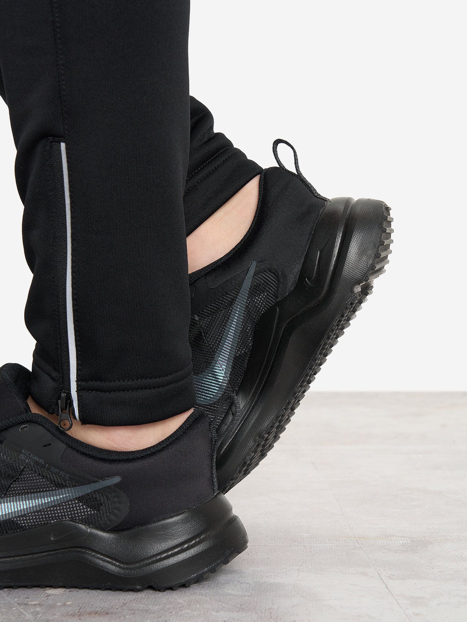 фото Кроссовки для мальчиков nike downshifter 12 (gs), черный