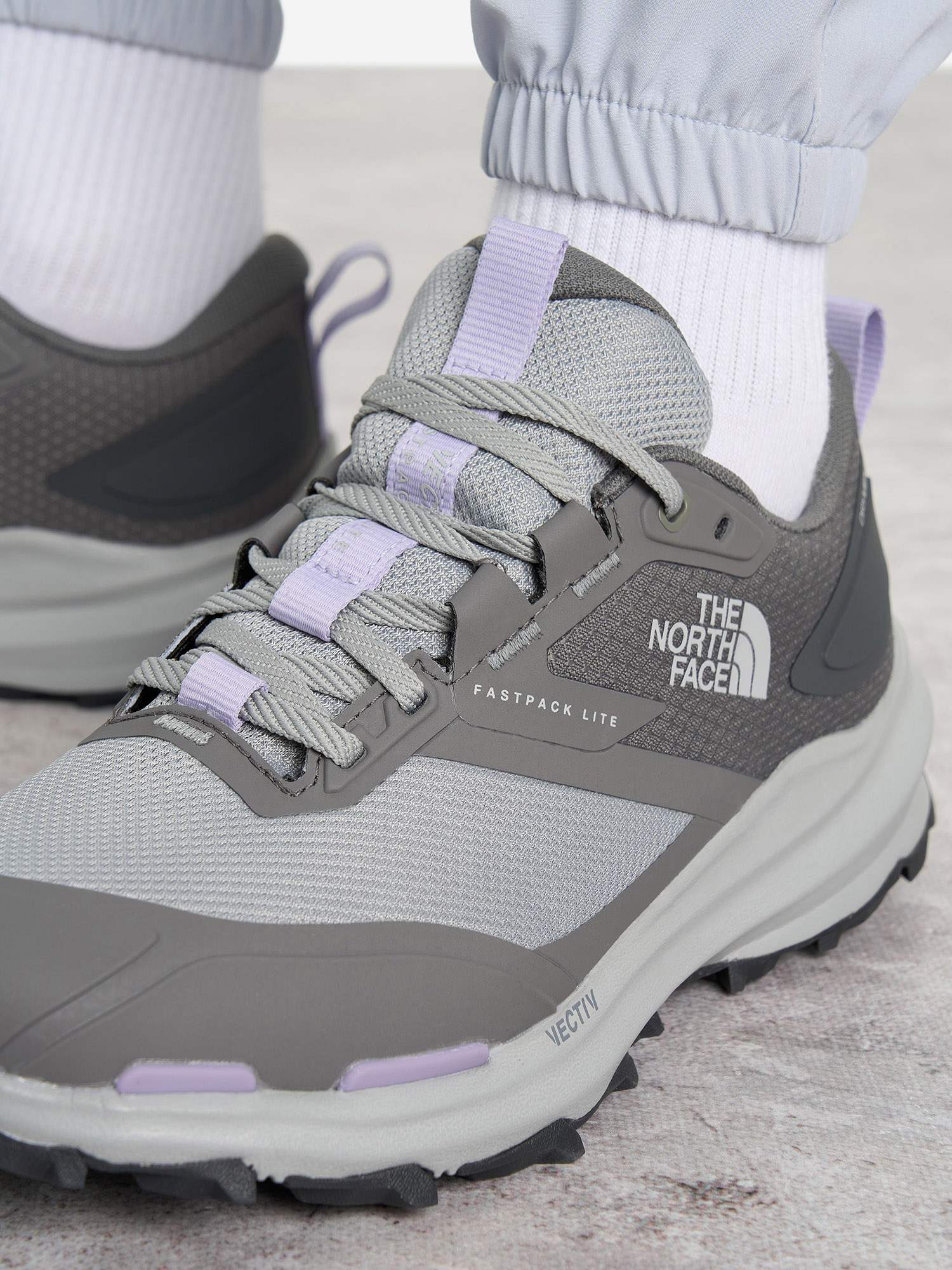 фото Кроссовки женские the north face vectiv fastpack lite wp, серый
