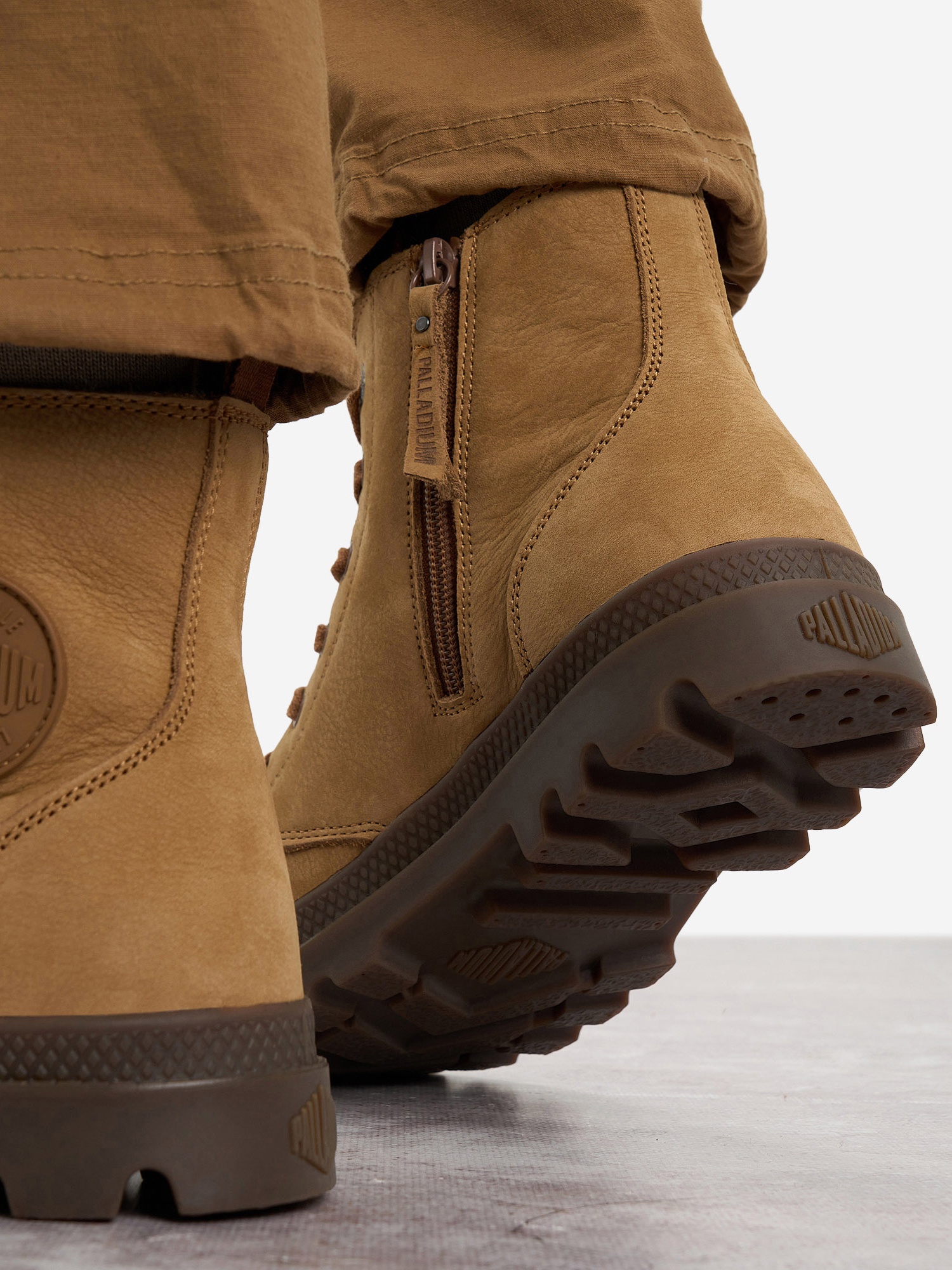 фото Ботинки утепленные мужские palladium pampa hi zip, коричневый