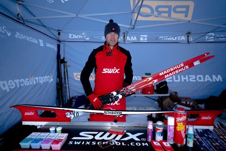 Подготовка лыж на Деминском марафоне