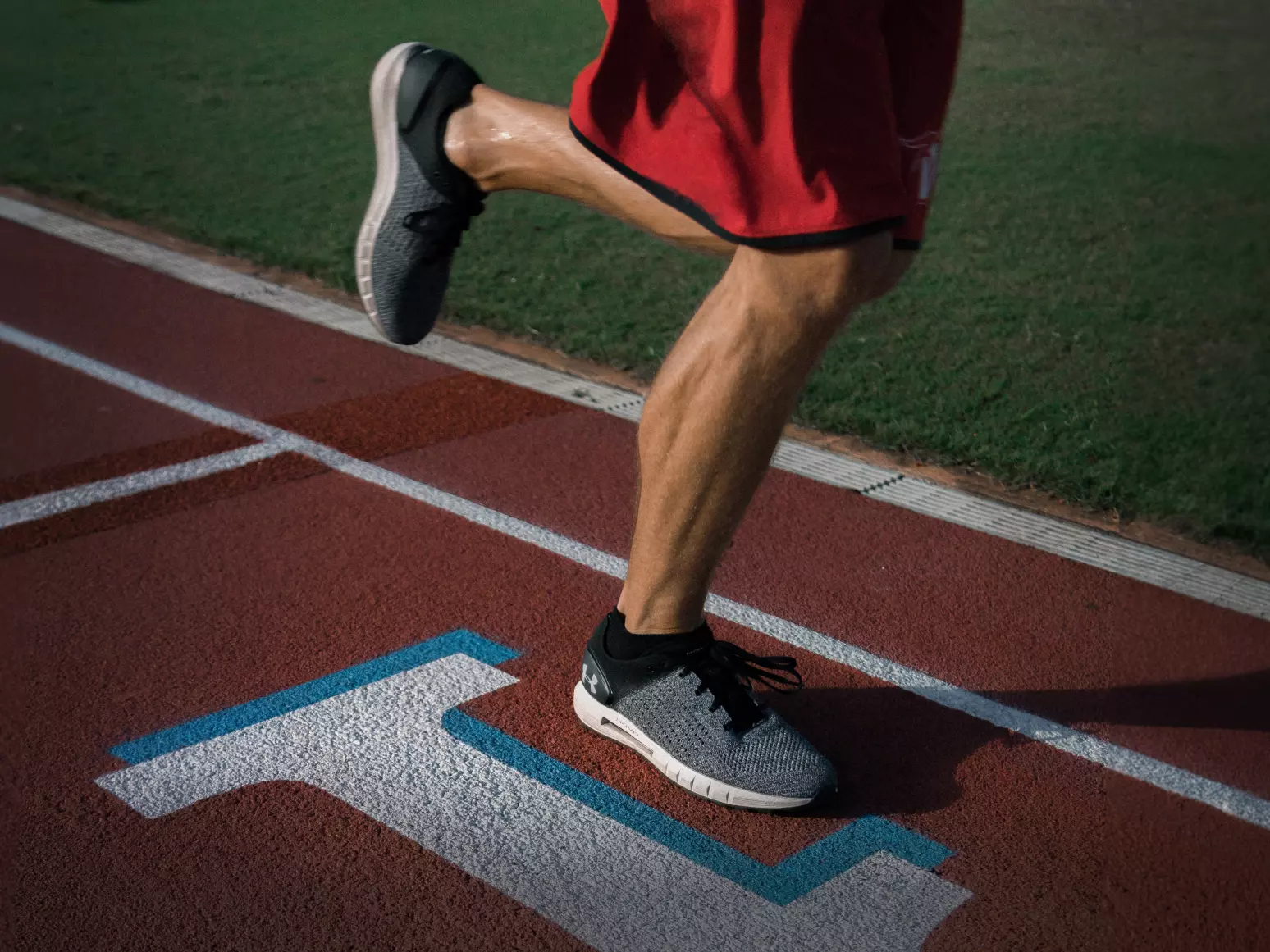 Under Armour — купить товары бренда с доставкой, цены в интернет ...