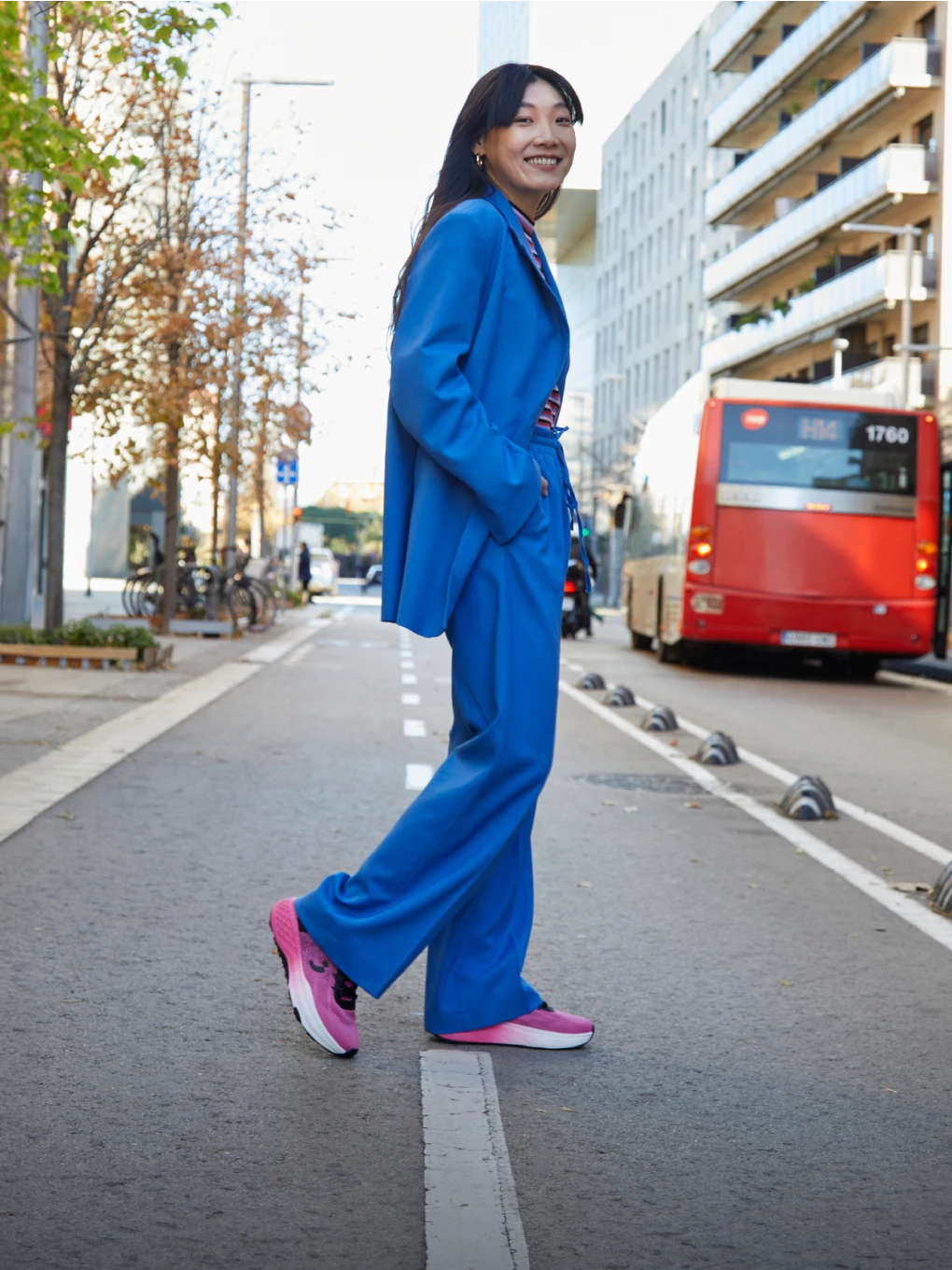 Blue suit with red shoes hotsell