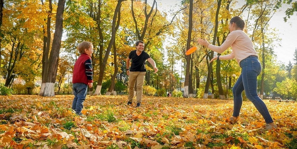 Как играть во фрисби?