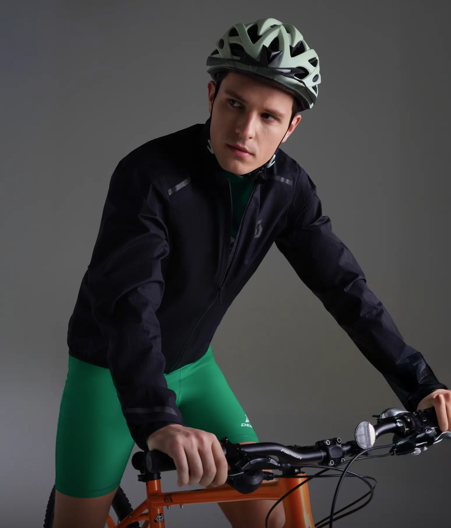 Premium | Sportmaster