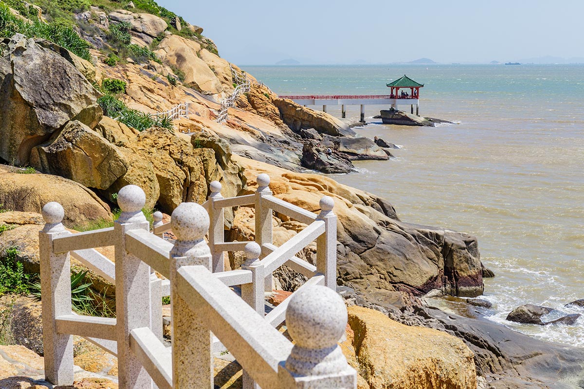 Пляжи и Деревня Колоан