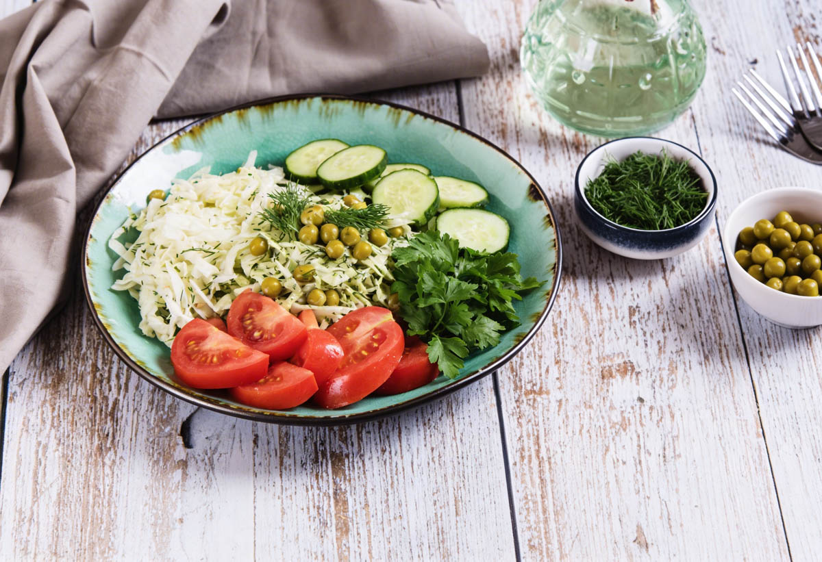 Весенние салаты: 9 диетических рецептов из сезонных продуктов